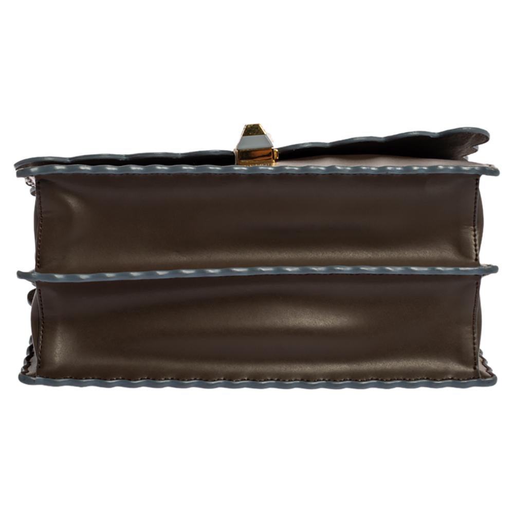 Fendi Taupe Leather Scalloped Kan I Top Handle Shoulder Bag In Good Condition In Dubai, Al Qouz 2