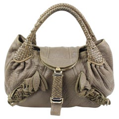 Fendi - Sac à main taupe « Nappa Wisteria Spy » en cuir 6f323