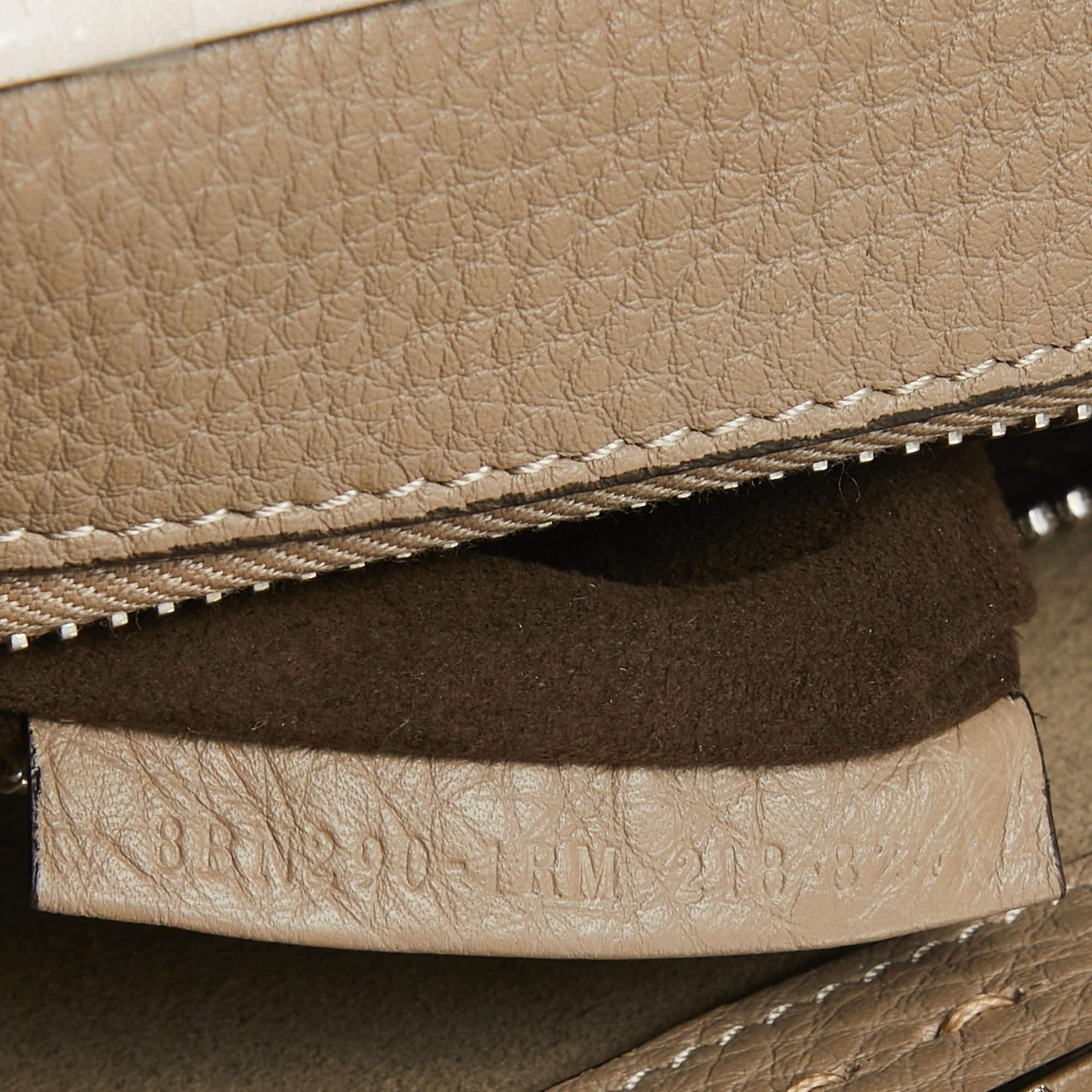 Fendi Selleria Medium Iconic Peekaboo Top Handle Bag aus Leder in Taupe Medium im Angebot 5