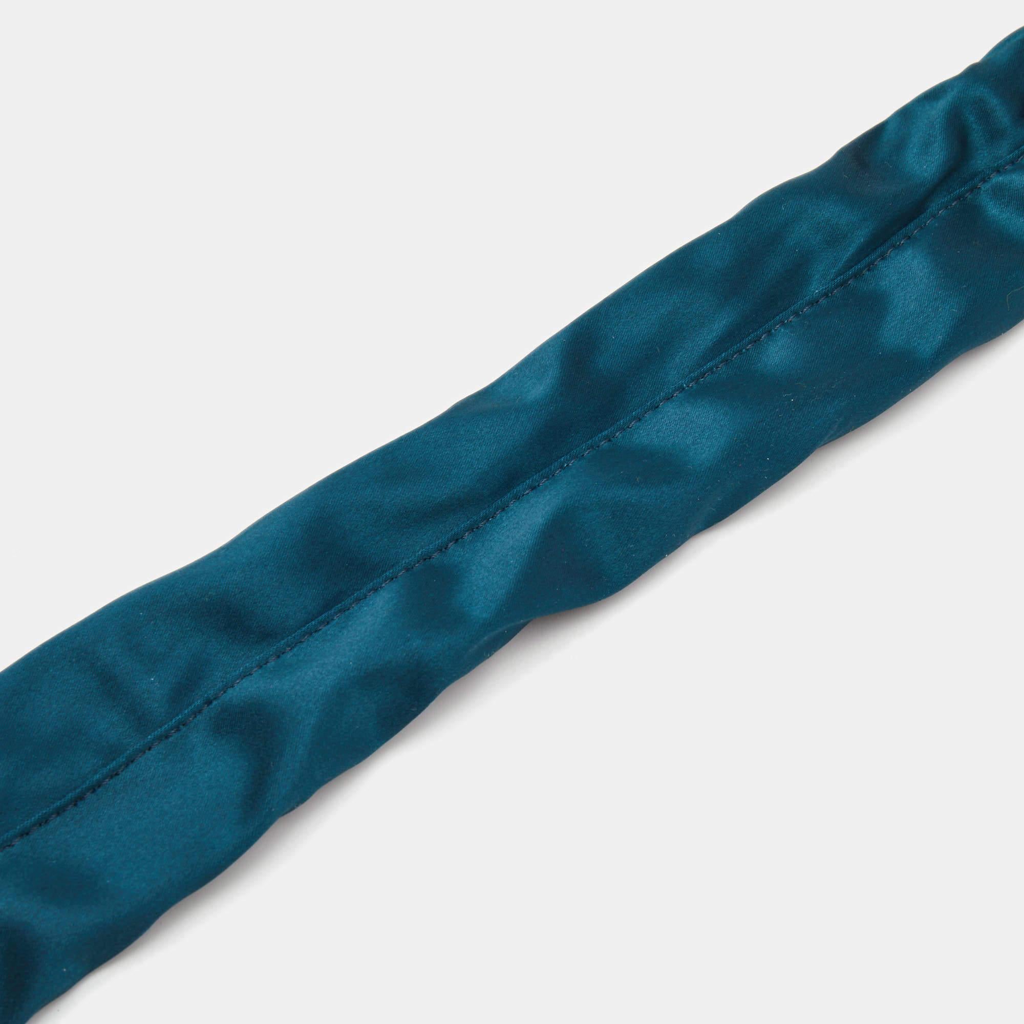 Tracolla Fendi in raso blu teal In condizioni Nuovo in vendita a Dubai, Al Qouz 2