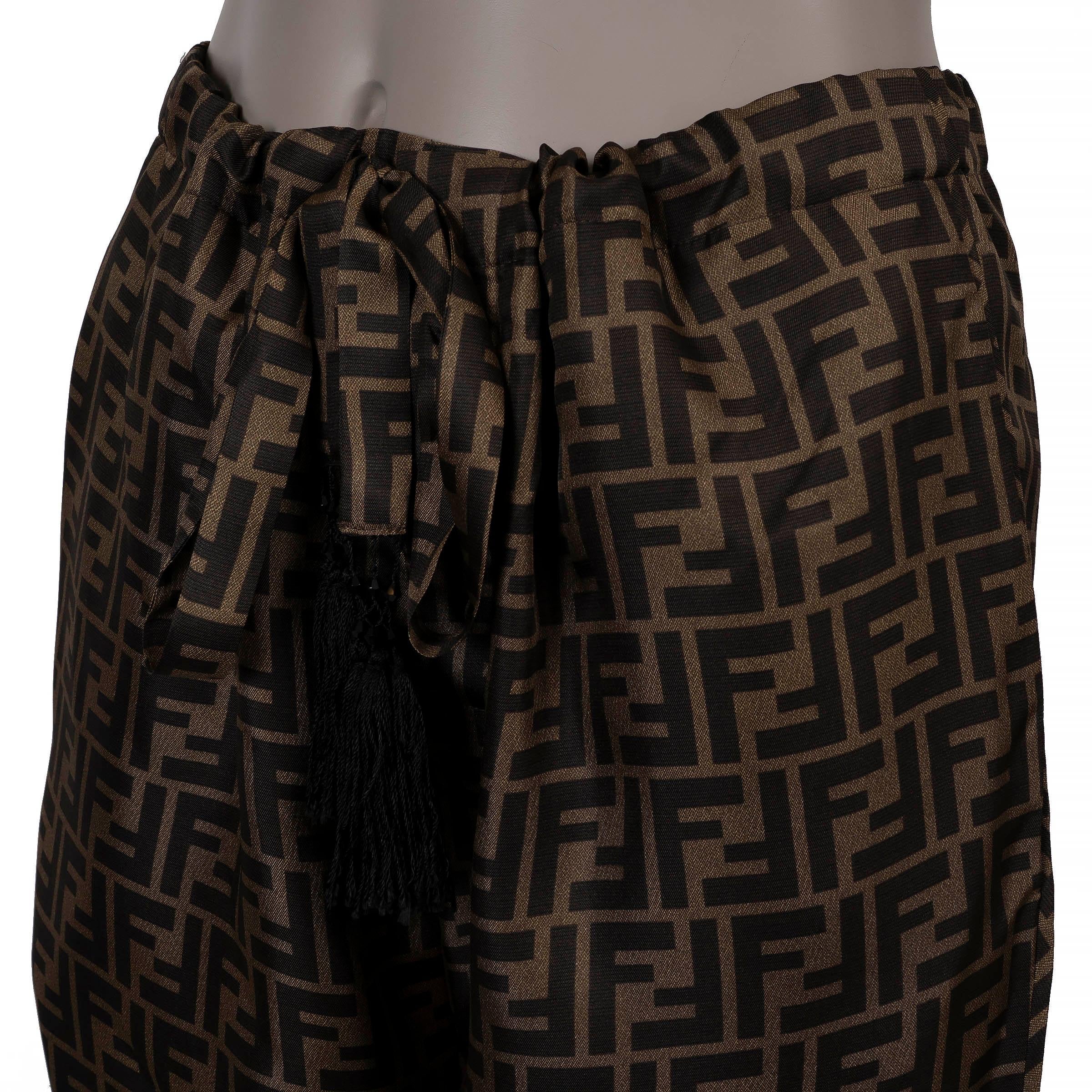 FENDI Tabac soie marron 2023 ZUCCA PALAZZO Pantalon 40 S Excellent état - En vente à Zürich, CH