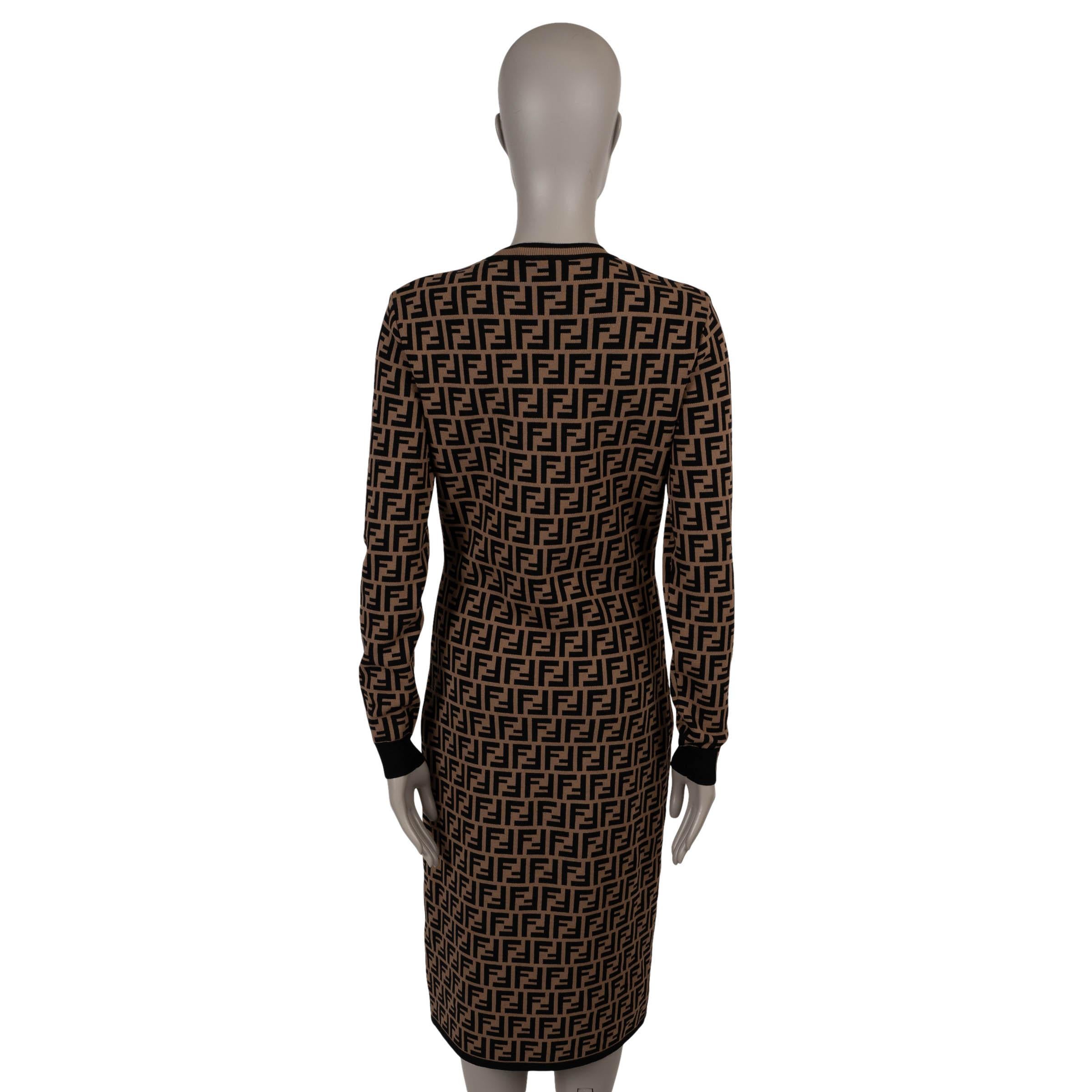FENDI Tobacco brown viscose ZUCCA FF JACQUARD KNIT Dress L In Excellent Condition For Sale In Zürich, CH