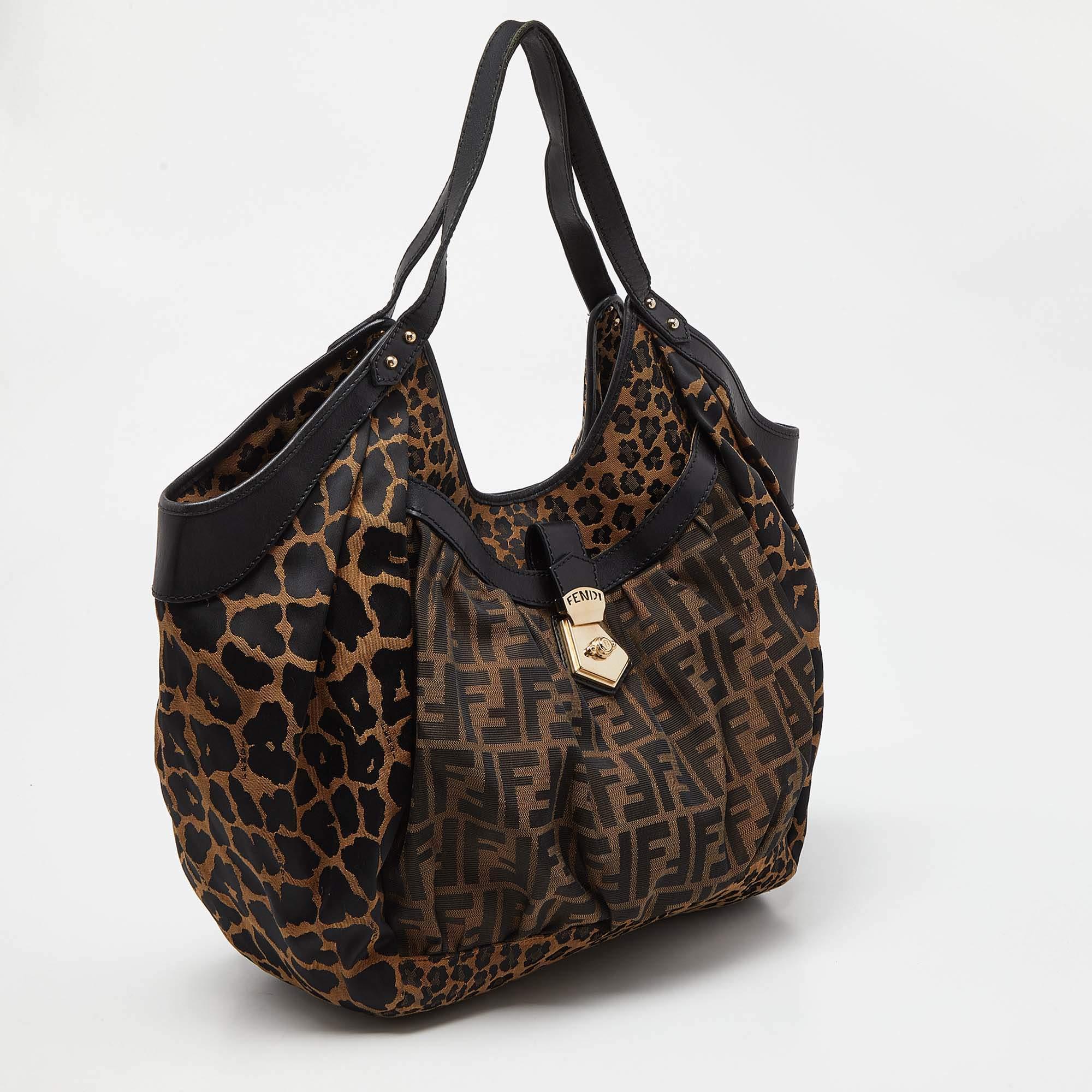 Fendi Tobacco Zucca and Leopard Print Canvas Borsa Chef Tote In Good Condition In Dubai, Al Qouz 2