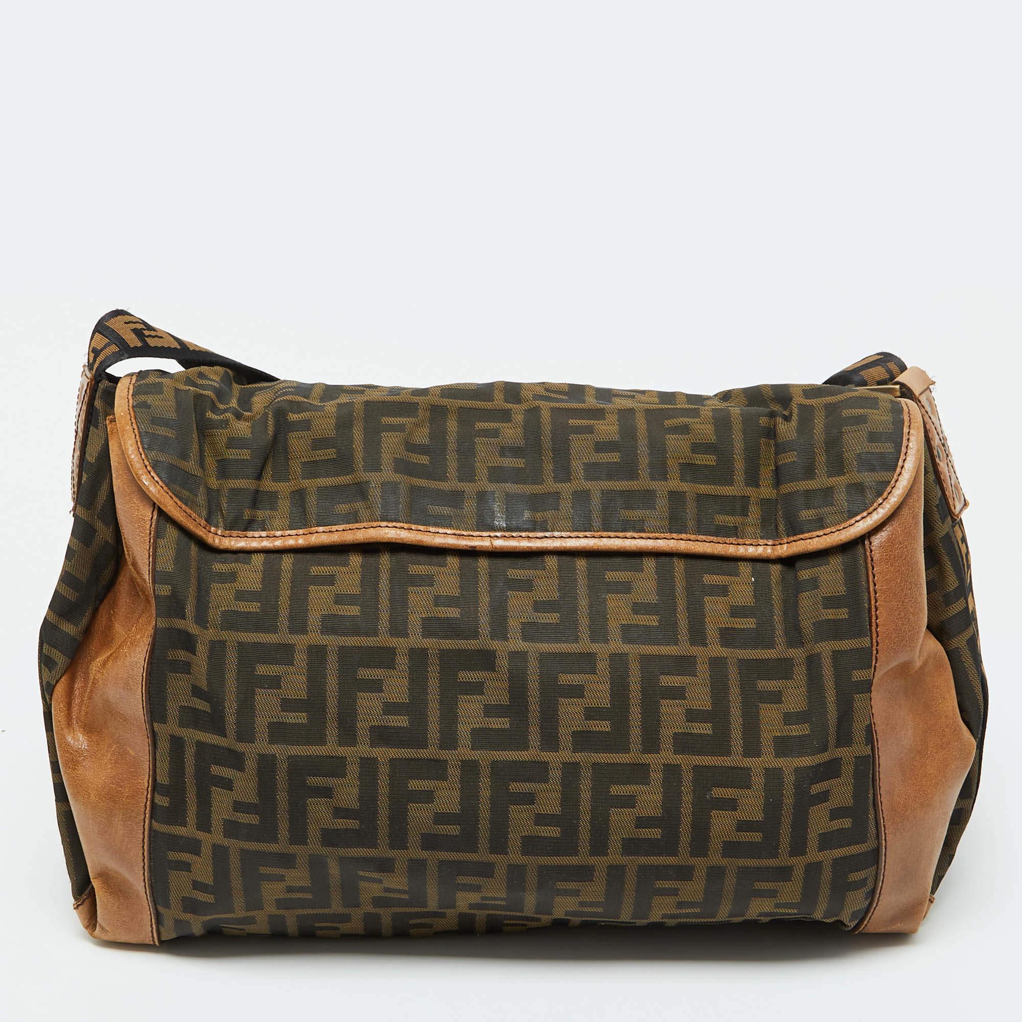 Fendi Tobacco Zucca Canvas and Leather Flap Messenger Bag In Fair Condition In Dubai, Al Qouz 2