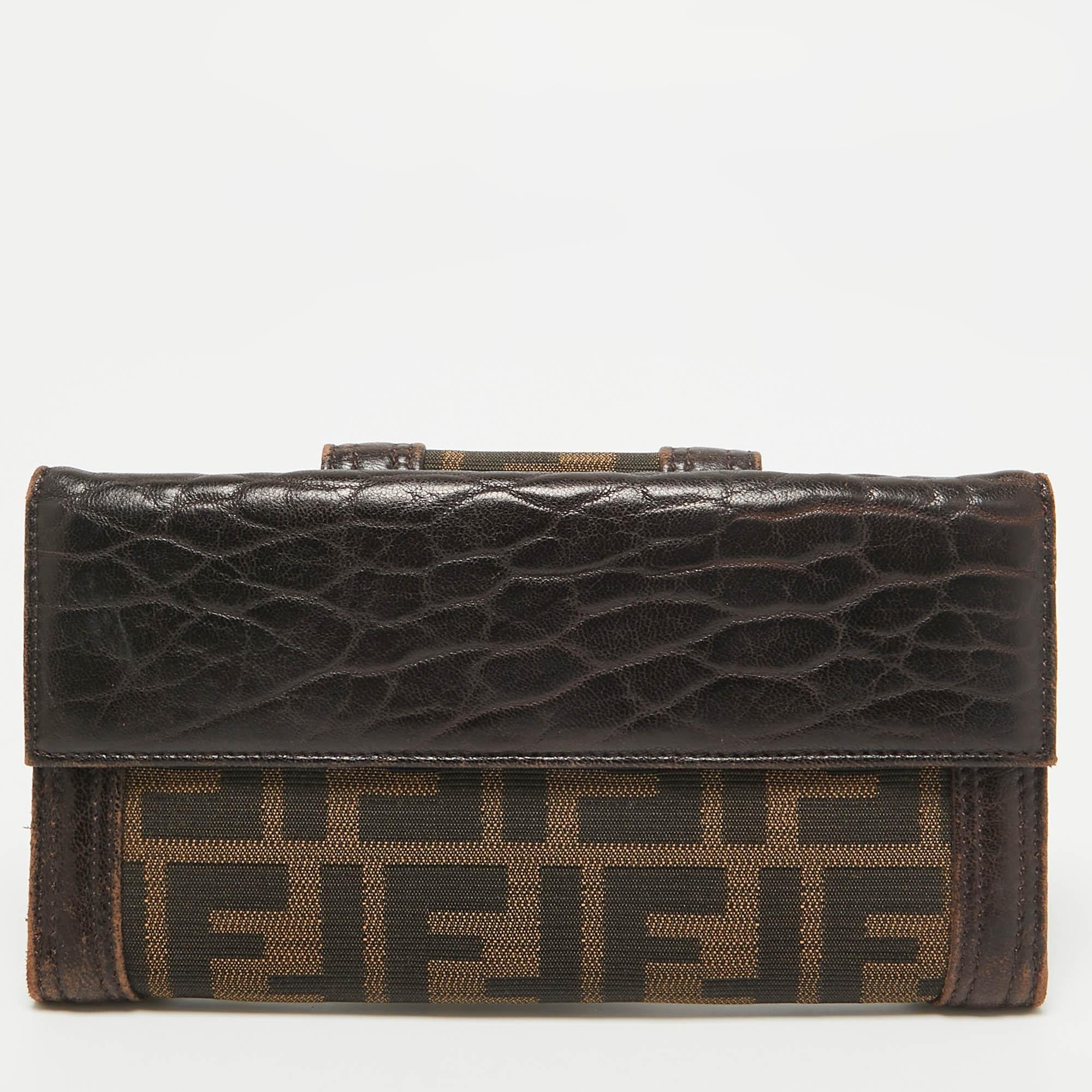 Fendi Tobacco Zucca Canvas and Leather Spy Continental Wallet For Sale 2