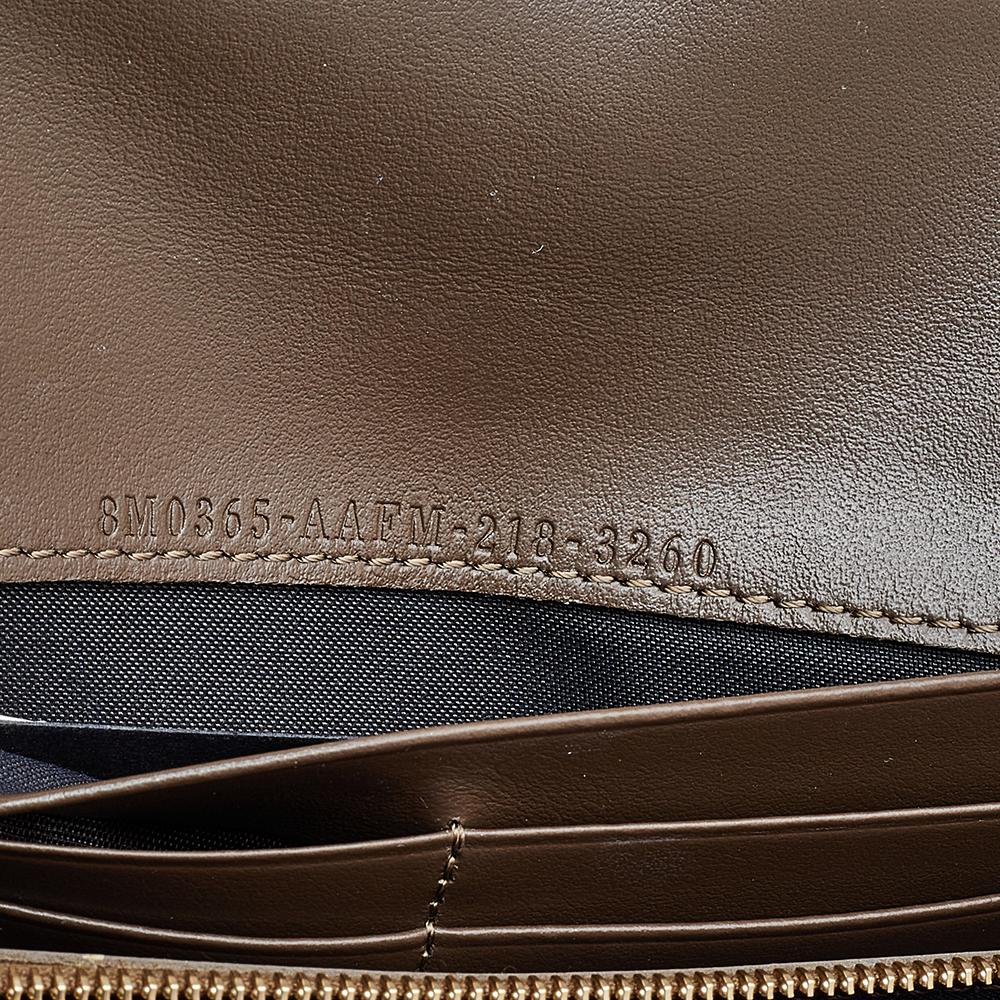fendi continental wallet with chain