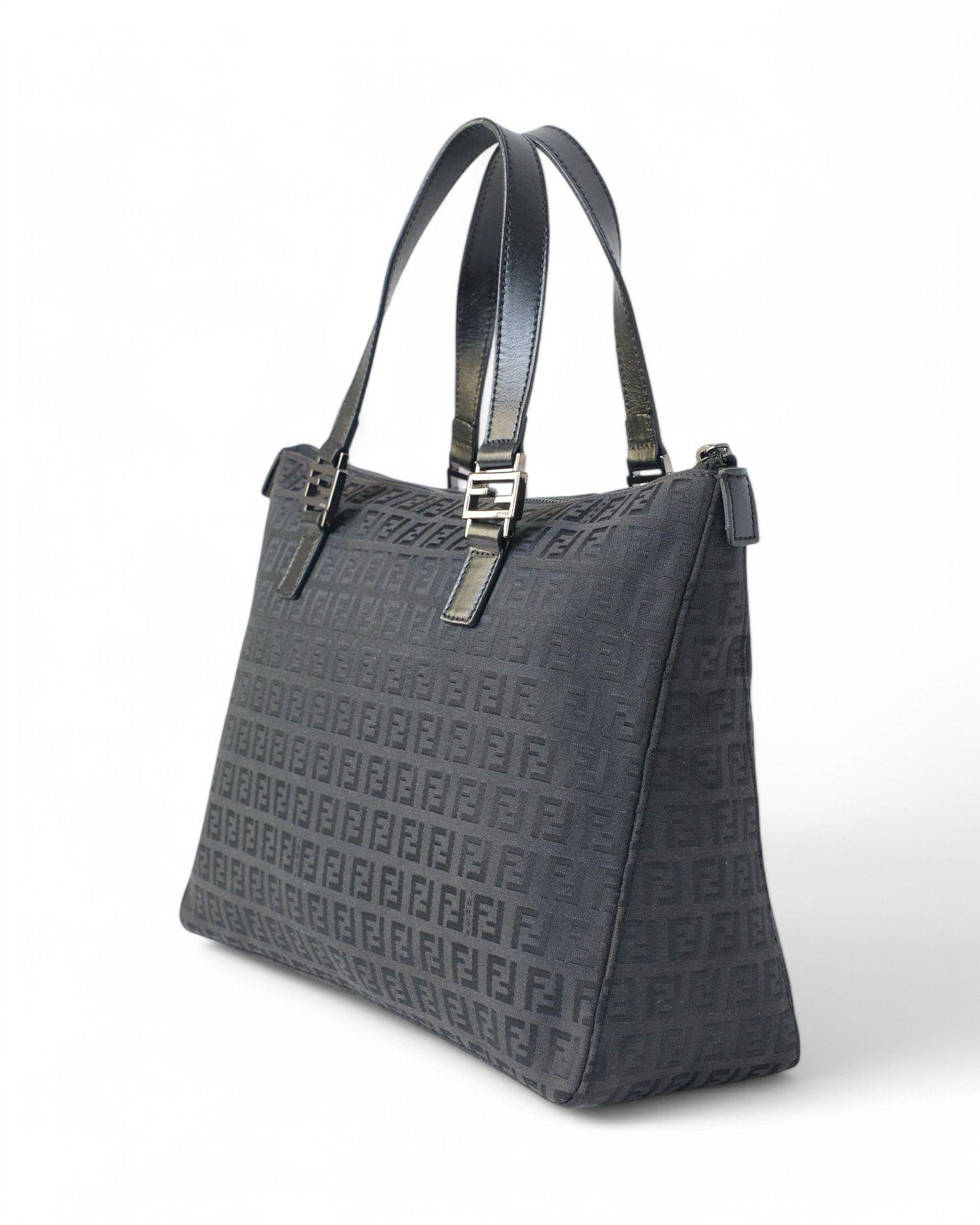Fendi Tote Klein FF Nylon Schwarz (Black) im Angebot