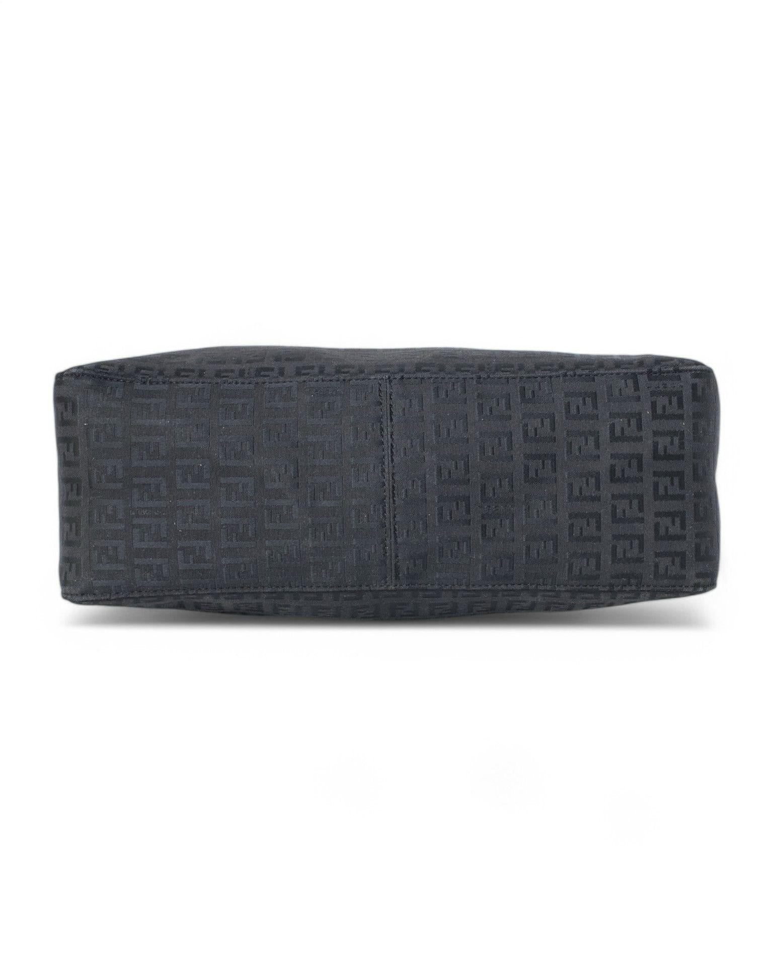 Fendi Tote Klein FF Nylon Schwarz im Zustand „Gut“ im Angebot in Torre Del Greco, IT
