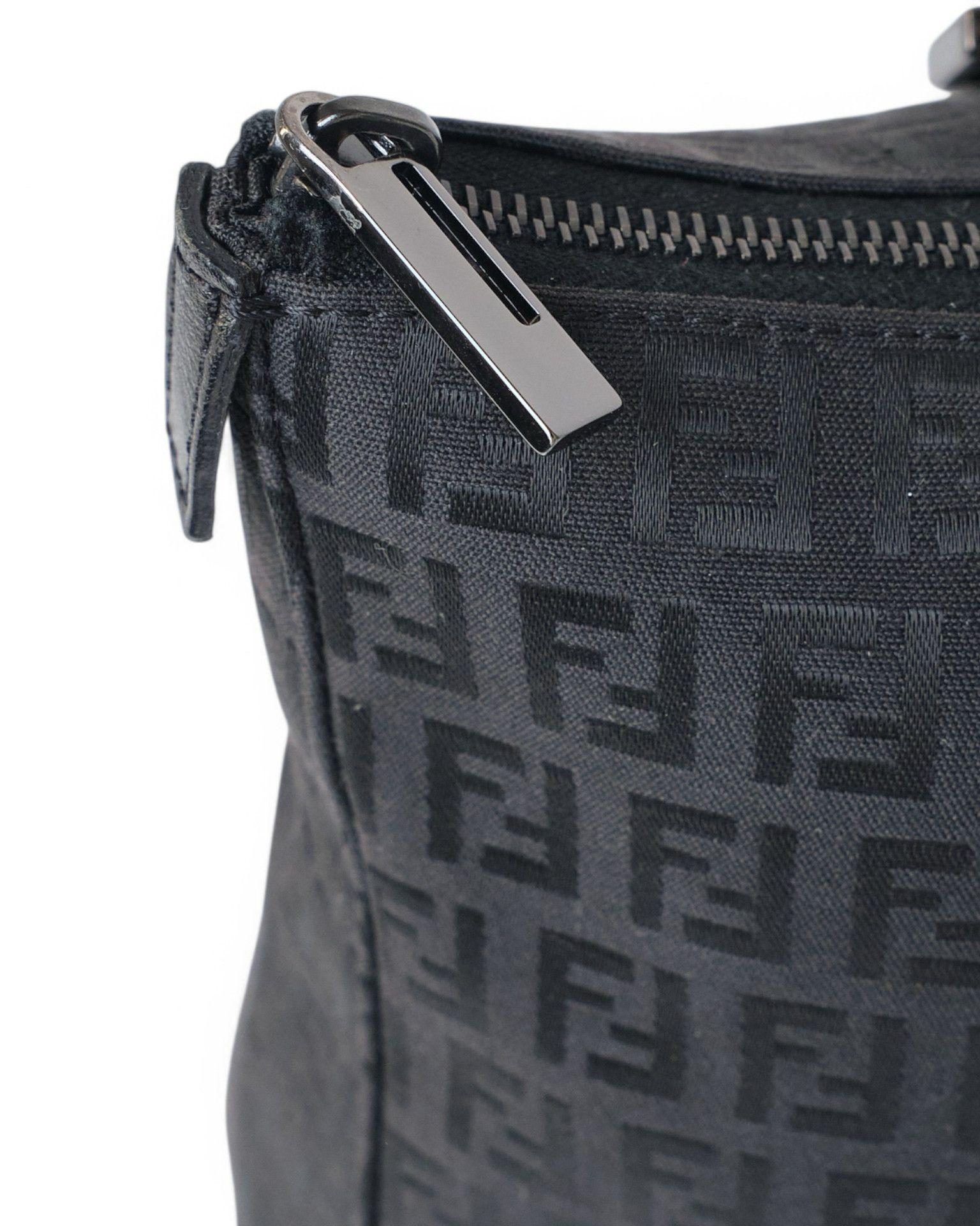 Fendi Tote Klein FF Nylon Schwarz im Angebot 3