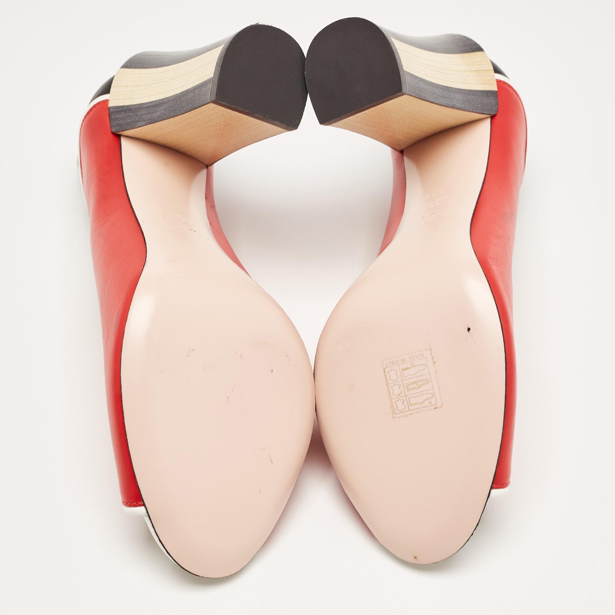 Fendi Tricolor Leather Scallop Lined Peep Toe Pumps Size 37.5 For Sale 3