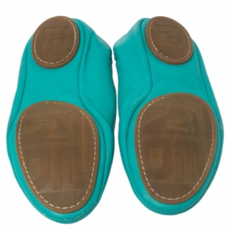 These chic flats by Fendi are the most versatile pair you can possibly own. Crafted from green leather they are the epitome of style and comfort. Keep it light and simple with this pair that comes with round toes and sturdy soles.