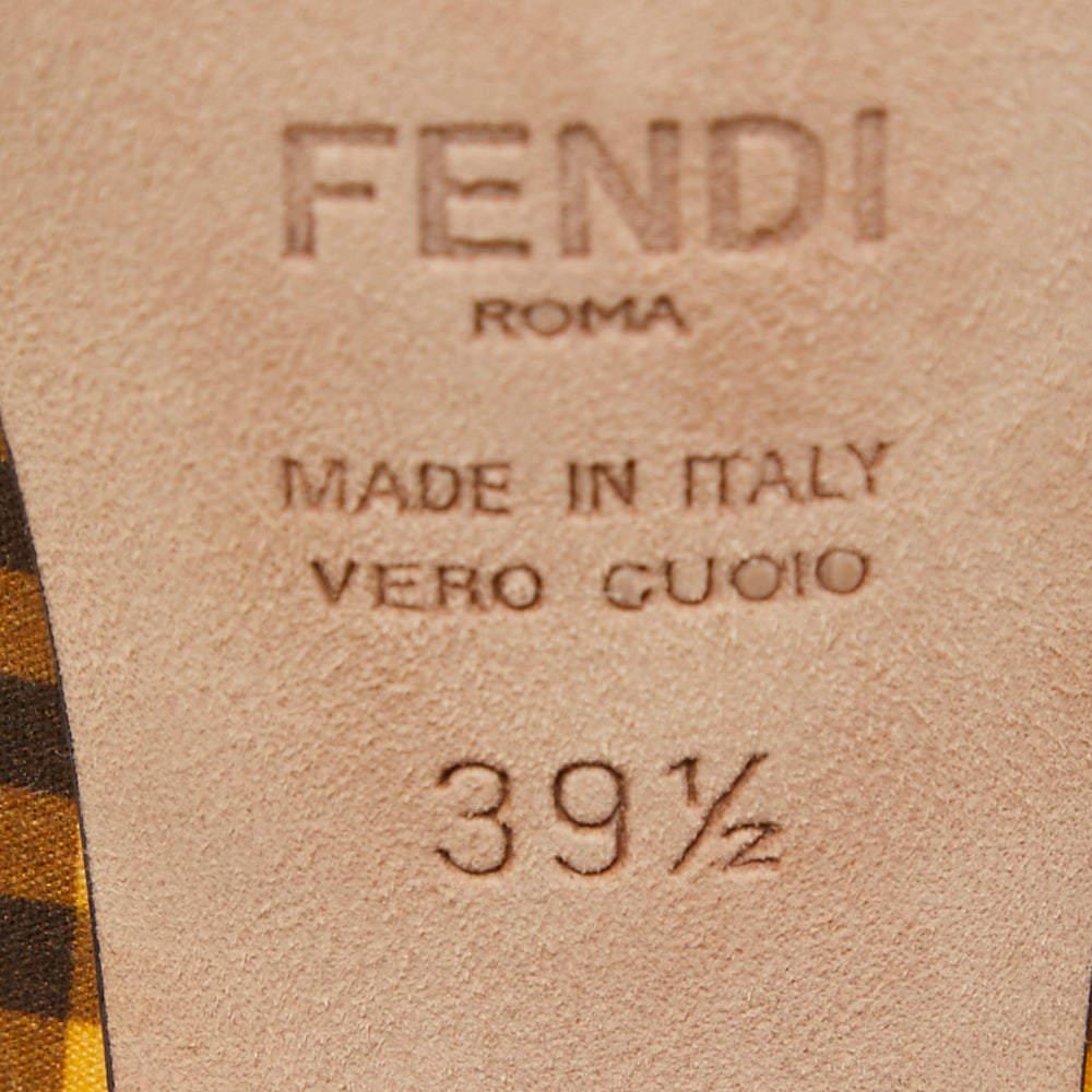 Women's Fendi Two Tone Checkered Fabric Promenade Slingback Loafer Pumps Size 39.5 For Sale