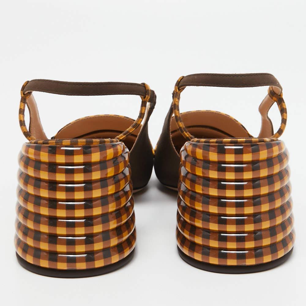 Fendi Two Tone Checkered Fabric Promenade Slingback Loafer Pumps Size 39.5 For Sale 1