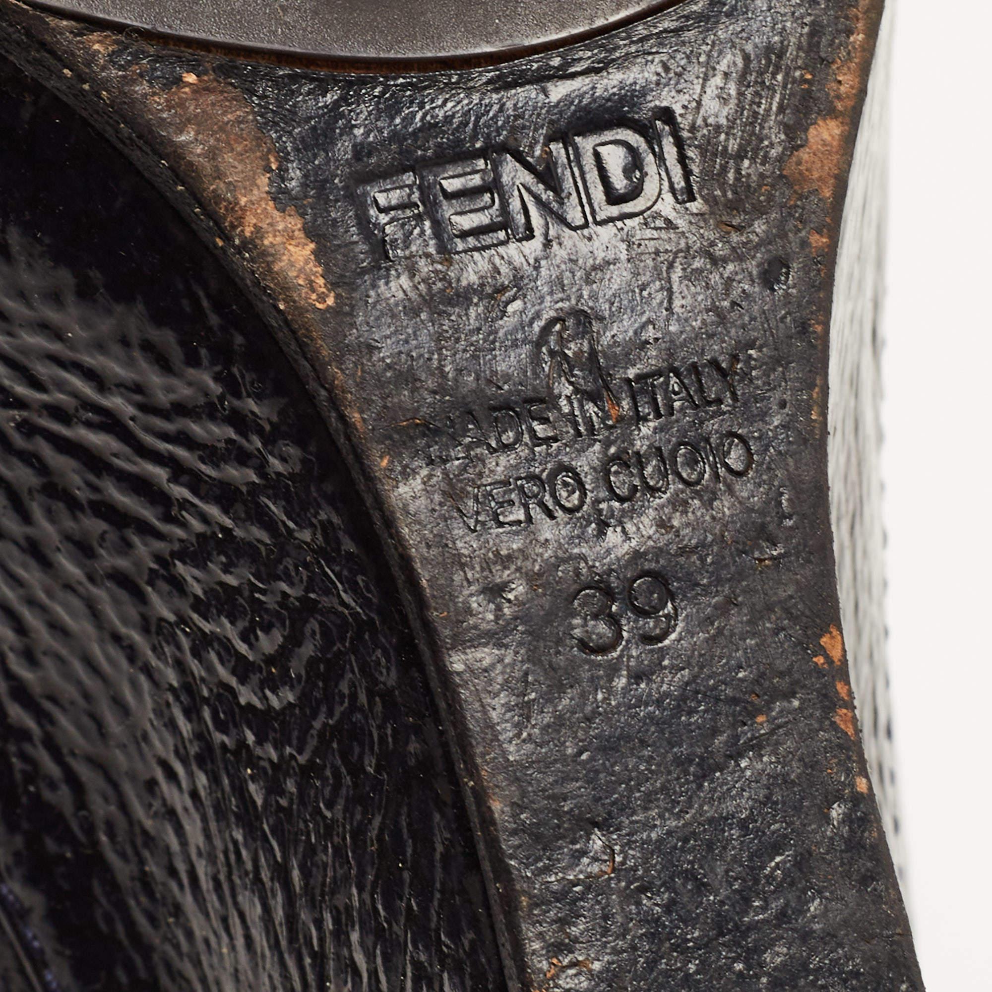 Fendi Zwei Ton strukturiertes Leder Mary Jane Keil Pumps Größe 39 3