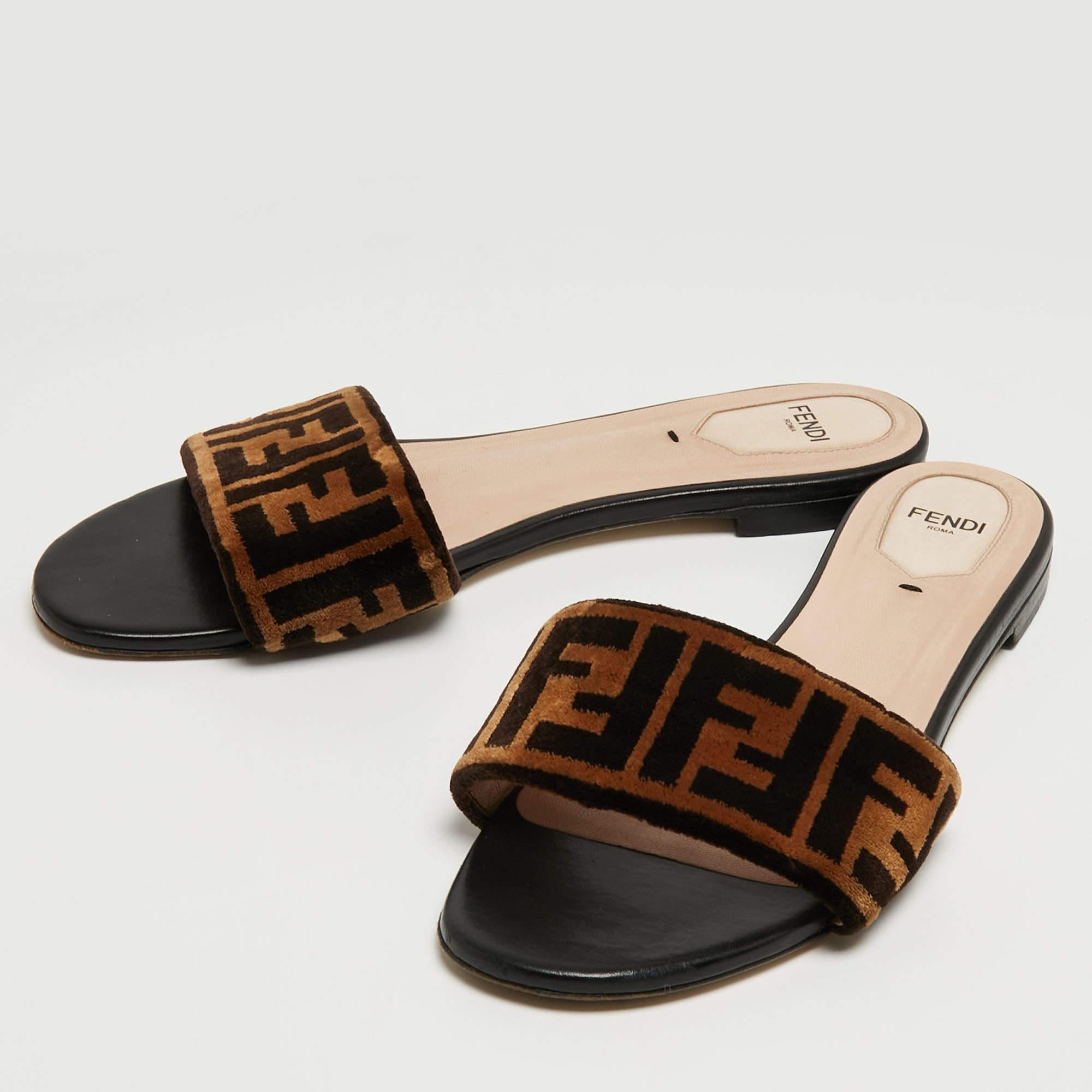 Fendi slides womens sale store
