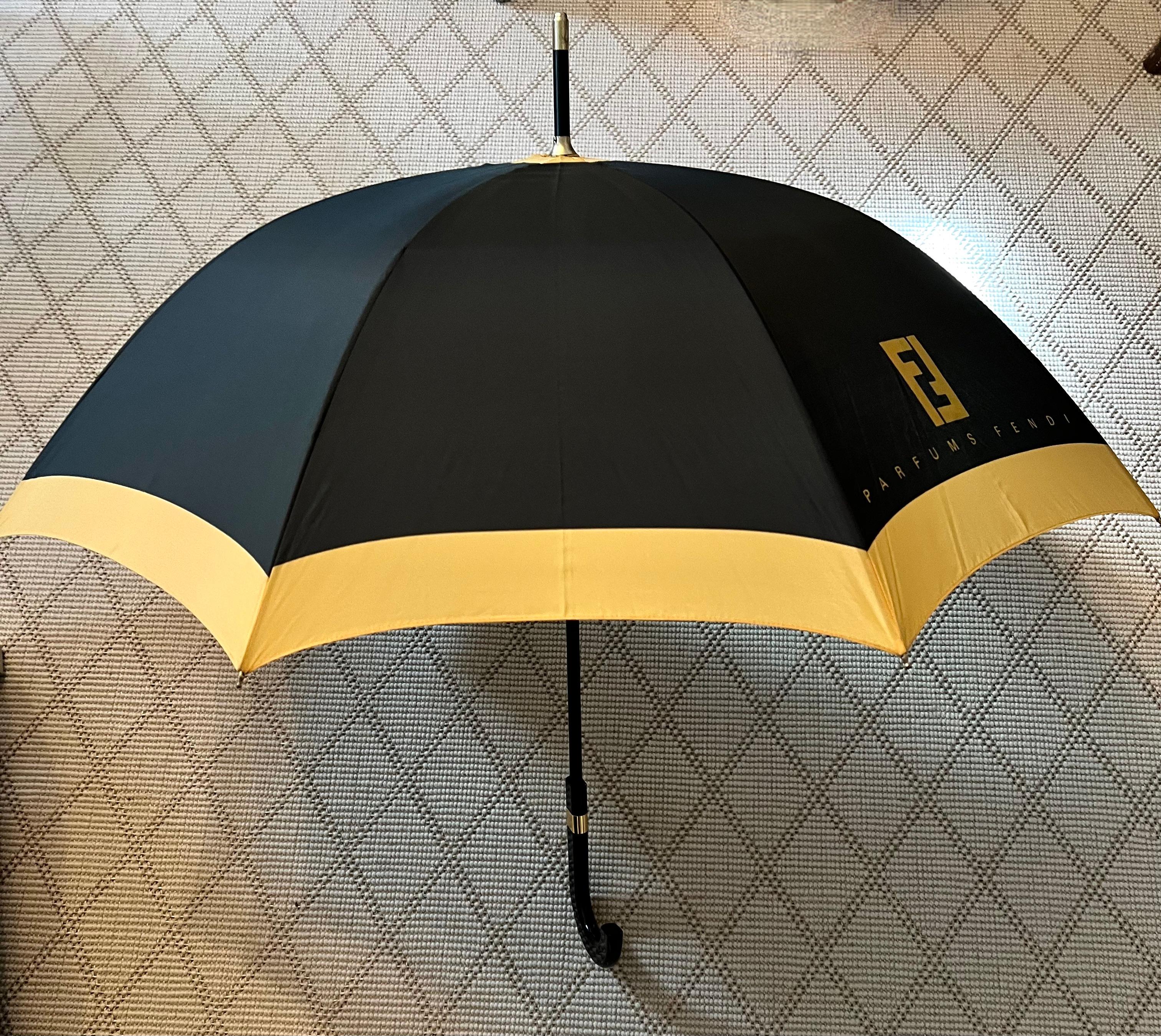 Fendi Umbrella with Gold Logo In Good Condition For Sale In Los Angeles, CA