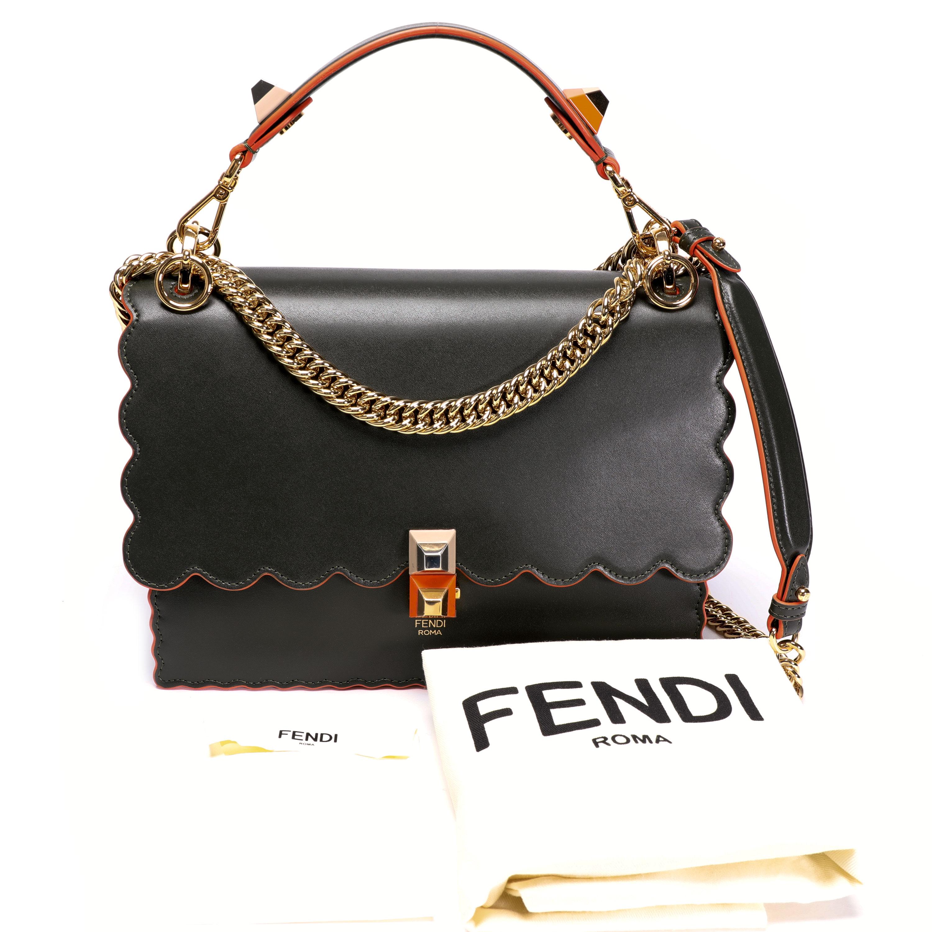 Fendi Verde Vitello Bolso mediano de piel Liberty Kan I con tachuelas en Excelente estado para la venta en New York, NY