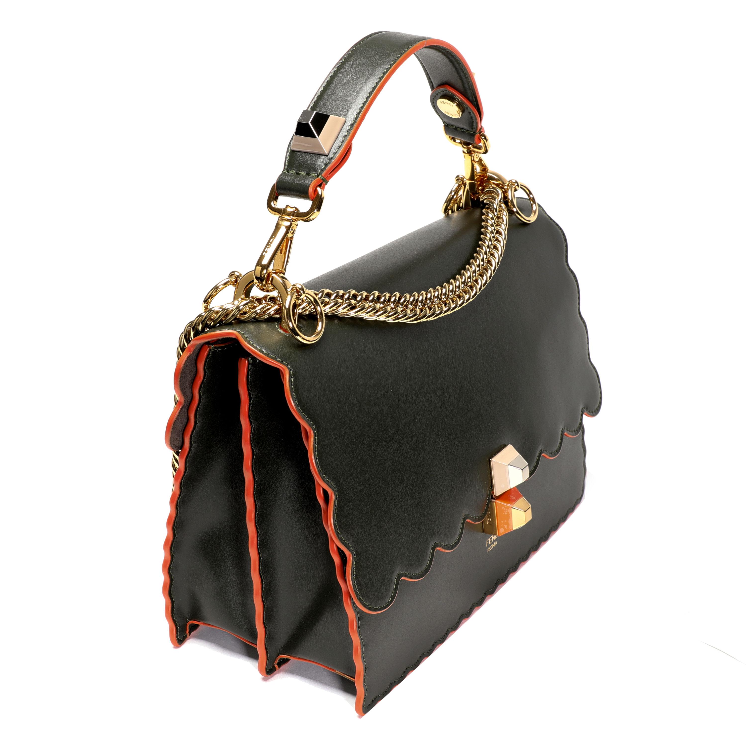 Femenino o masculino Fendi Verde Vitello Bolso mediano de piel Liberty Kan I con tachuelas en venta