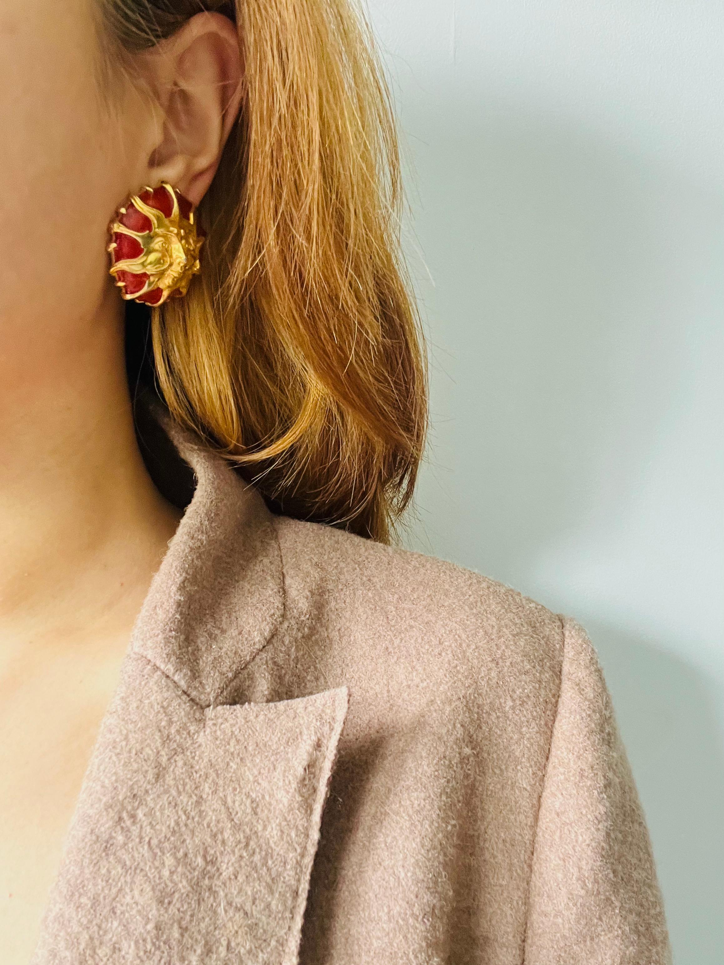 Women's or Men's Fendi Vintage 1980 Baroque Huge Sun Face Red Enamel Circle Chunky Clip Earrings For Sale