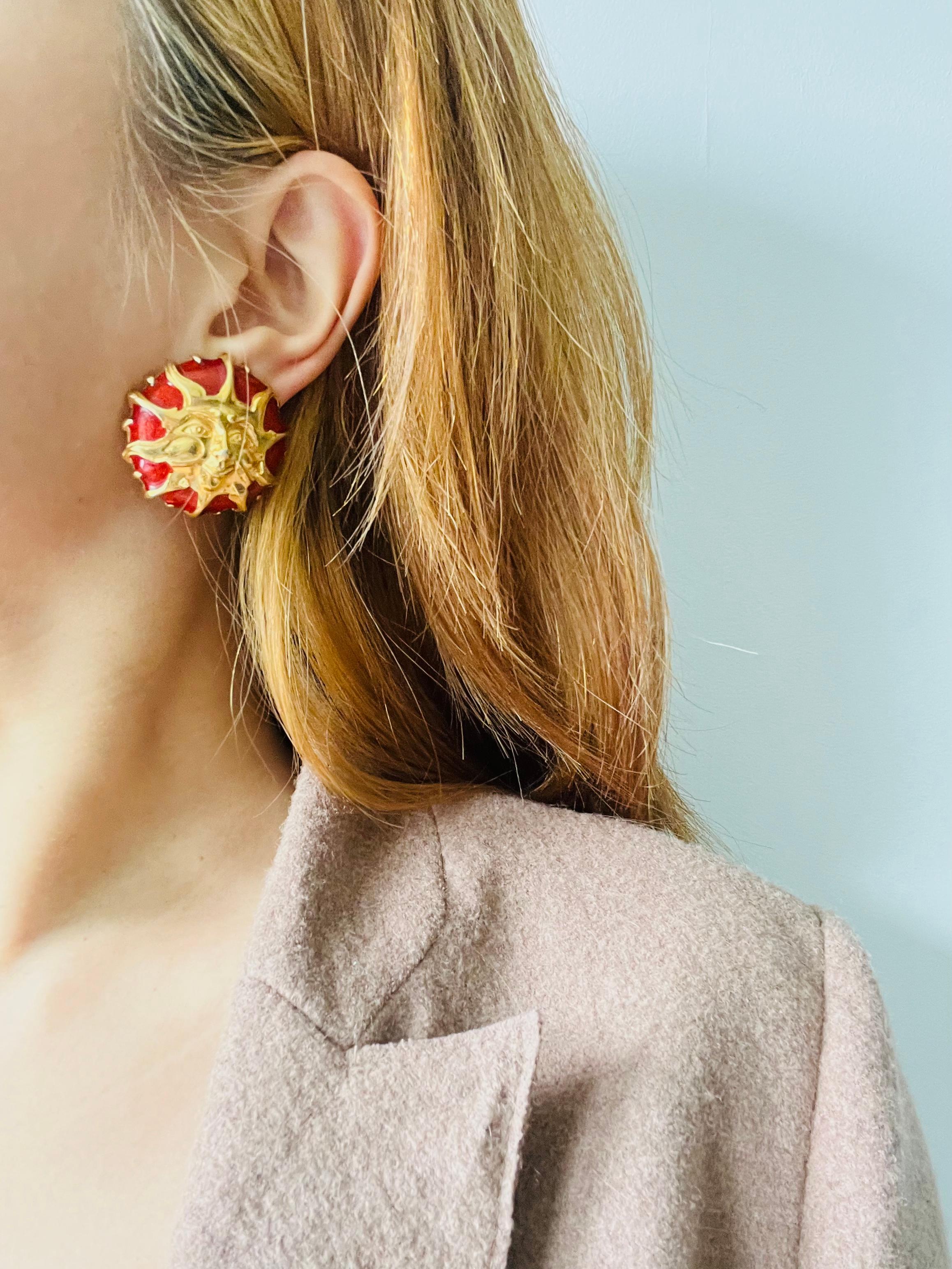 Fendi Vintage 1980 Baroque Huge Sun Face Red Enamel Circle Chunky Clip Earrings For Sale 2