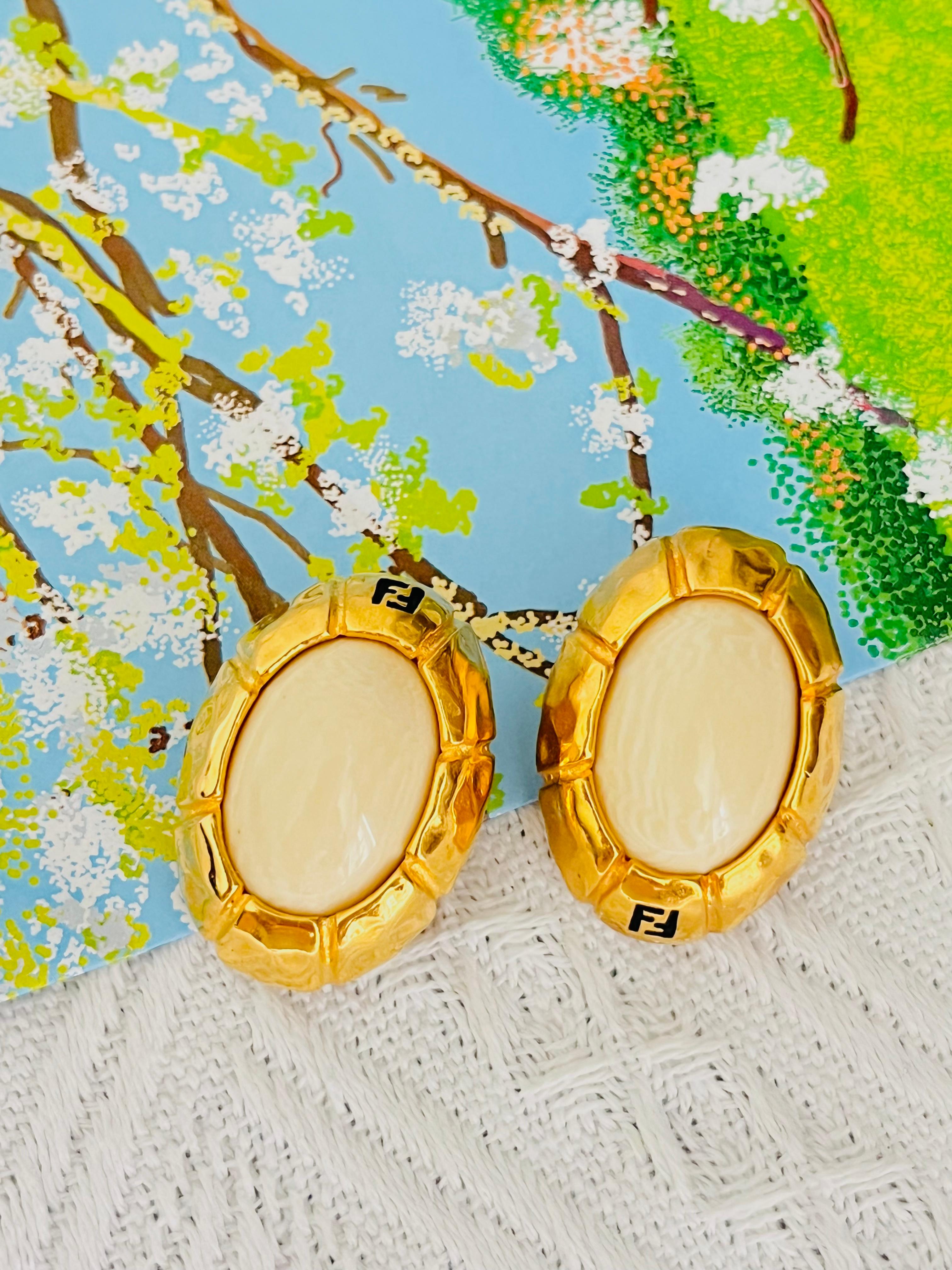 Fendi Vintage 1980s Asymmetric Fendista Logo FF Ivory Oval Chunky Clip Earrings In Good Condition For Sale In Wokingham, England