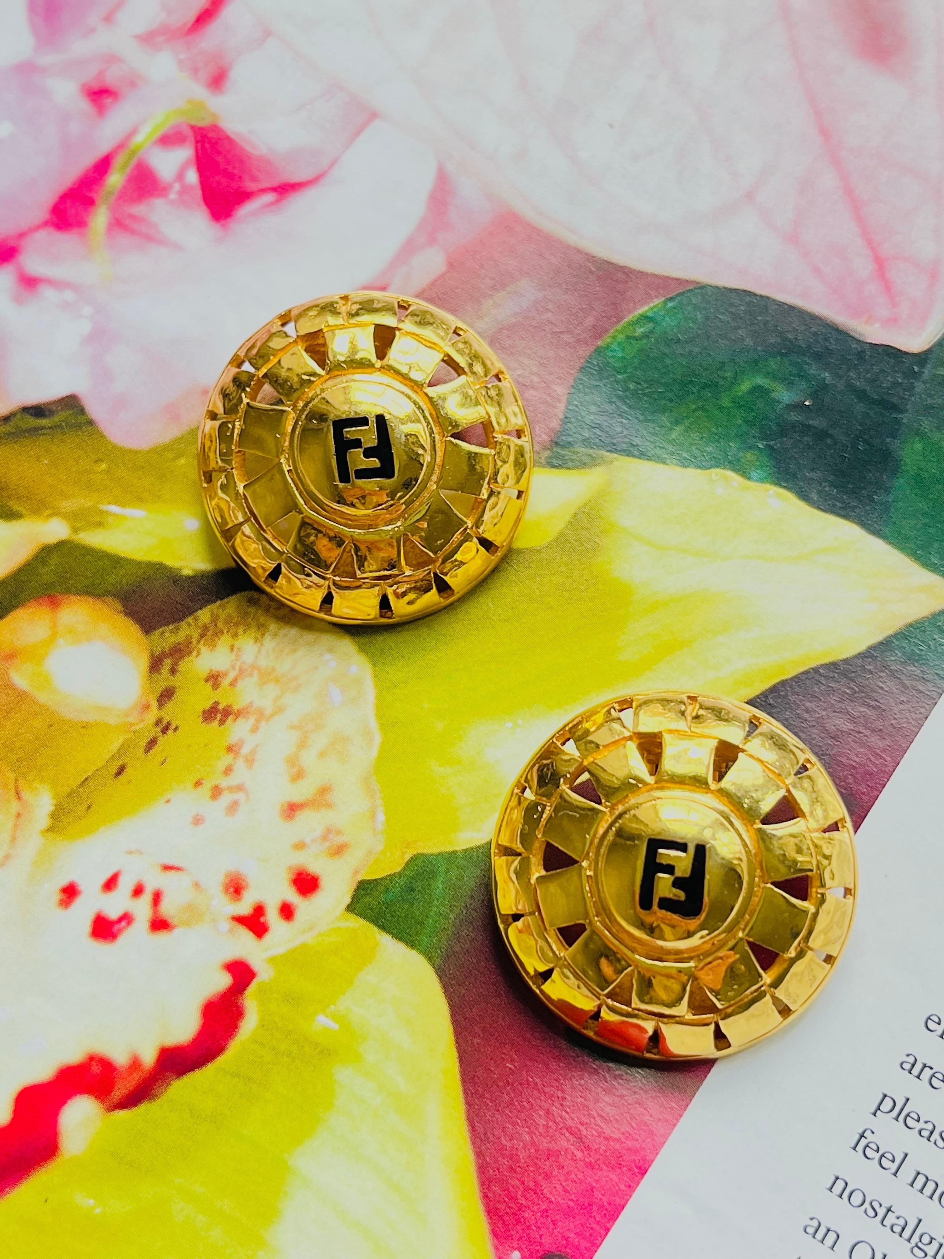 Fendi Vintage 1980s F Fendista Logo Barock Rund durchbrochene Dome Clip Ohrringe für Damen oder Herren