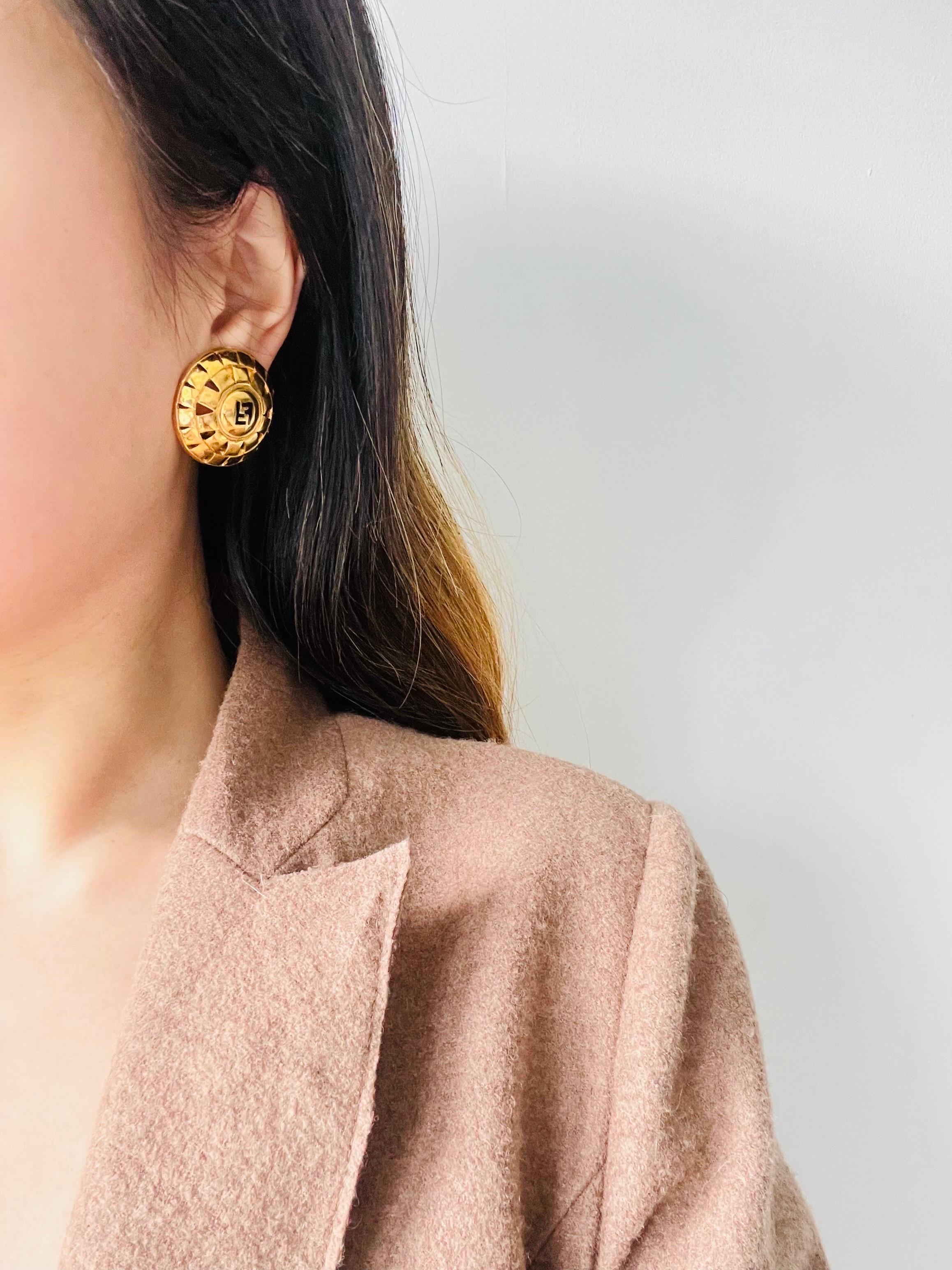Fendi Vintage 1980s F Fendista Logo Barock Rund durchbrochene Dome Clip Ohrringe 2