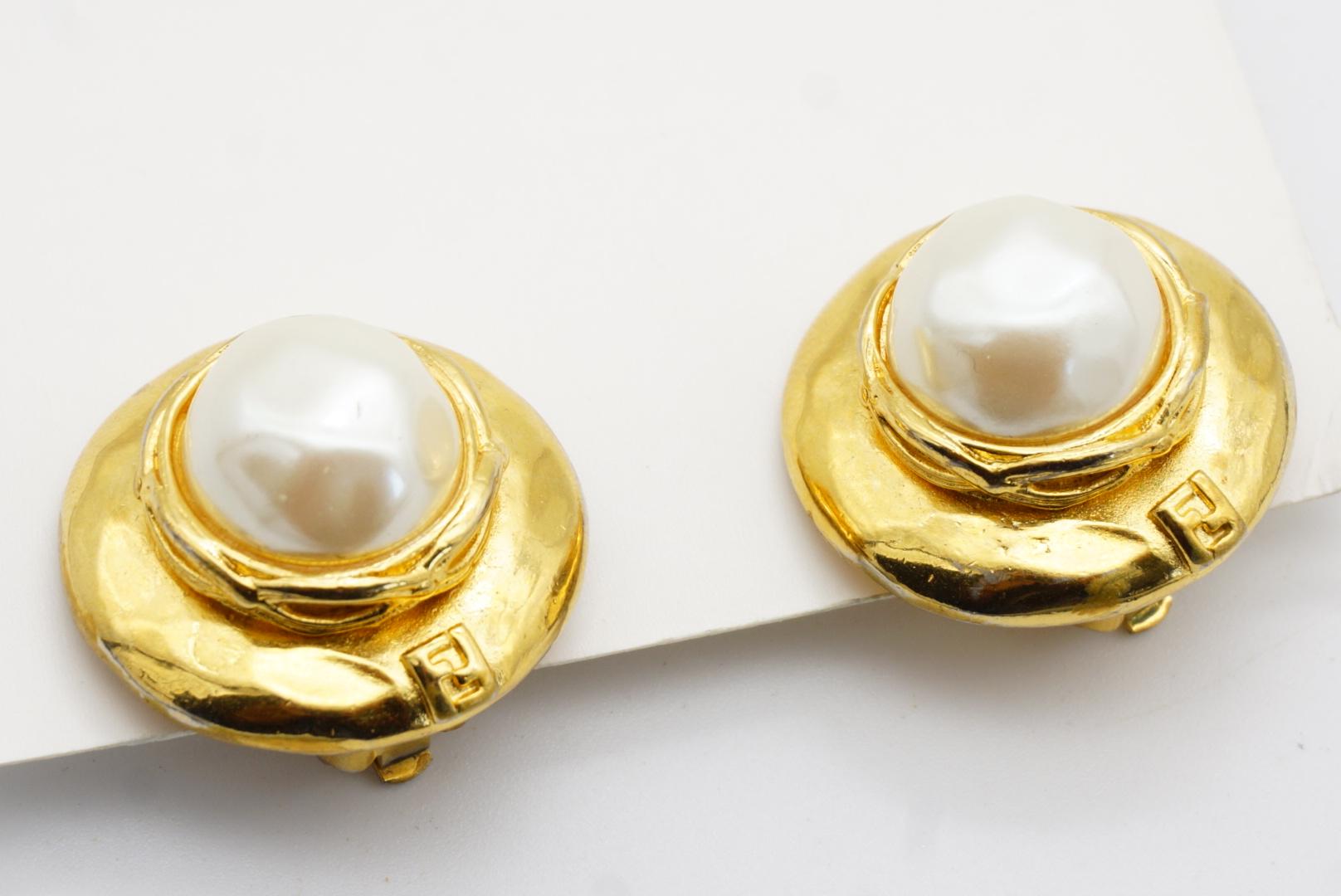 Fendi Vintage 1980s Fendista Logo F White Circle Round Pearl Dome Clip Earrings For Sale 6