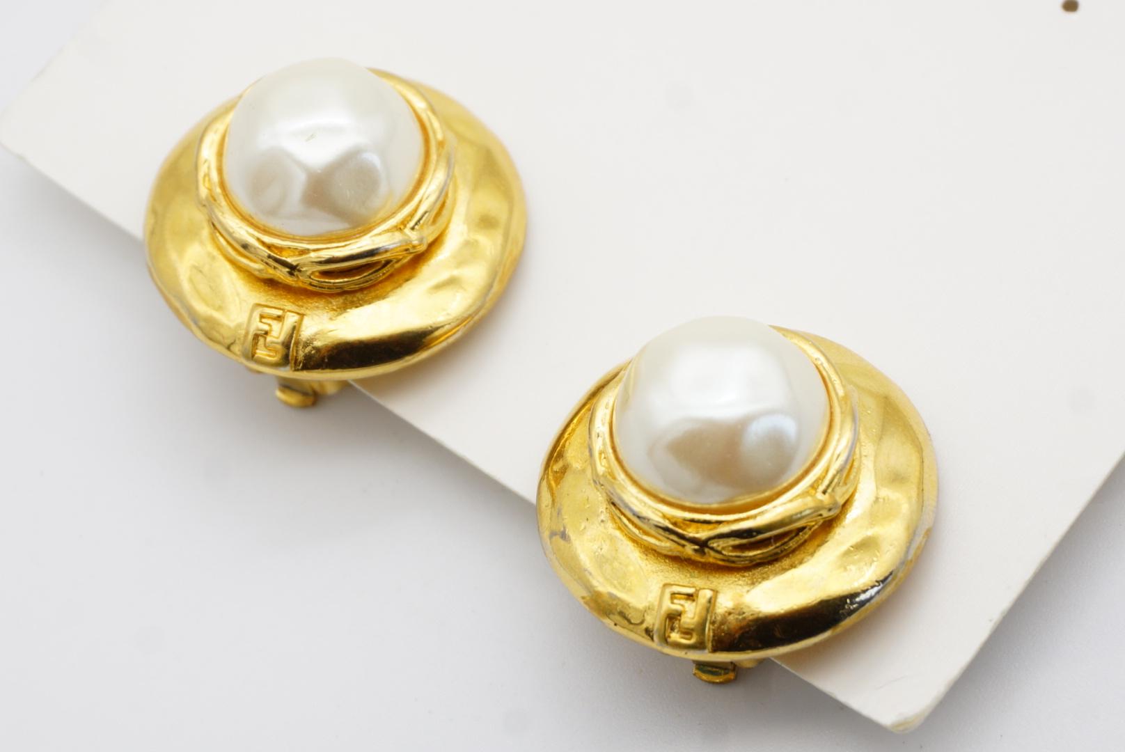 Fendi Vintage 1980s Fendista Logo F White Circle Round Pearl Dome Clip Earrings For Sale 7