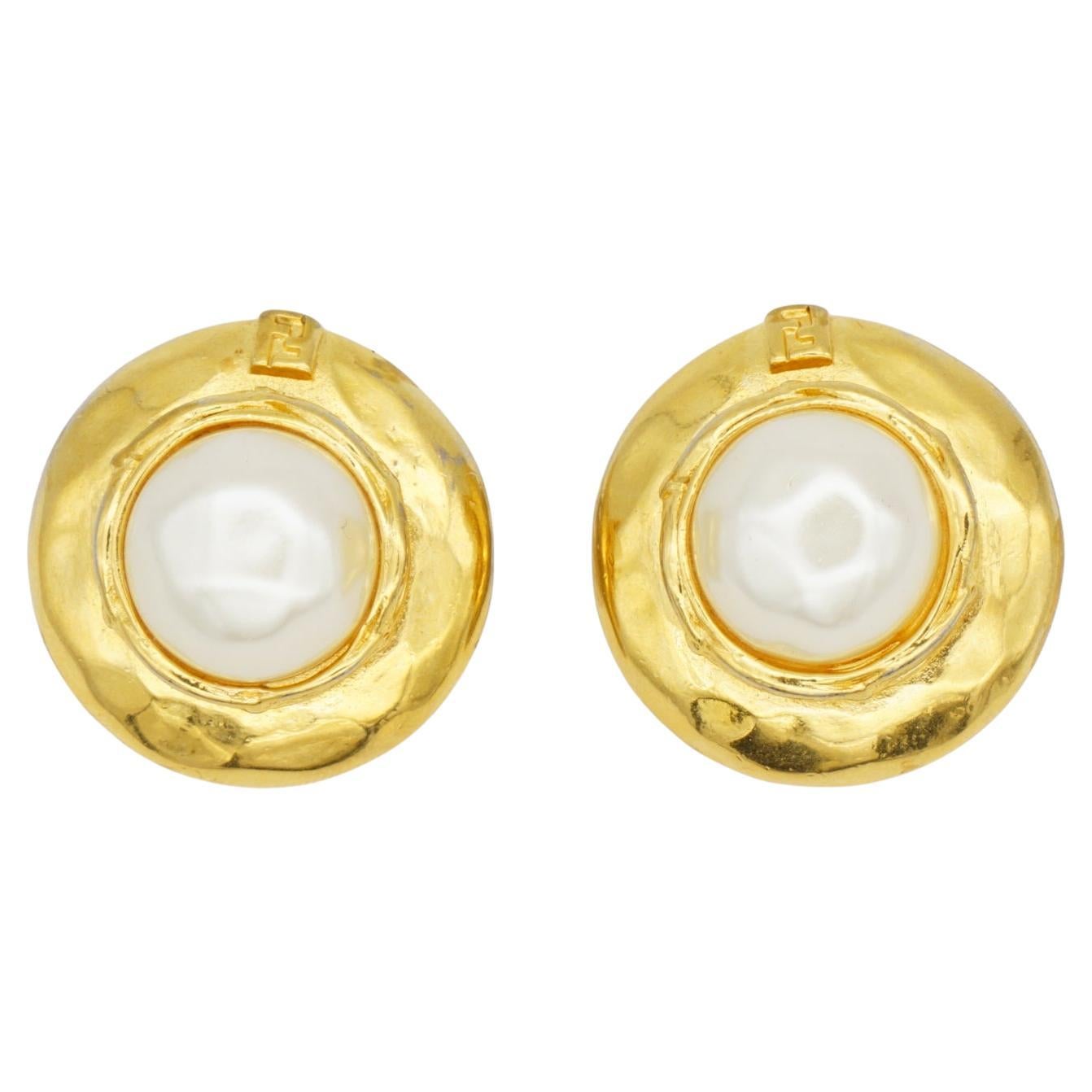 Fendi Vintage 1980s Fendista Logo F White Circle Round Pearl Dome Clip Earrings For Sale