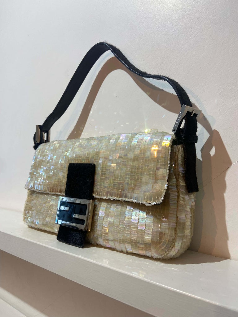 Fendi Borsa Baguette in paillettes crema vintage degli anni '90 in