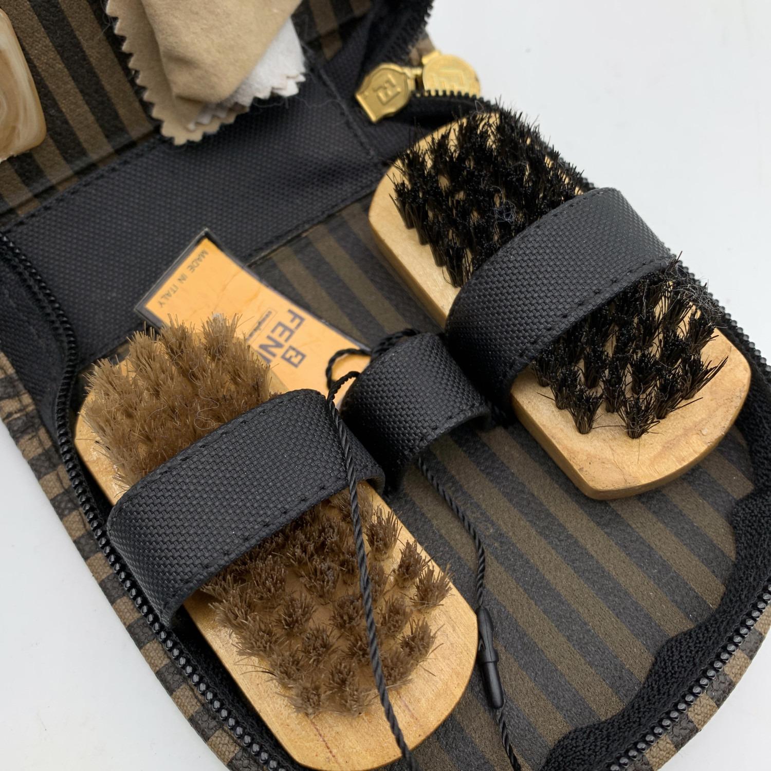 Fendi Vintage schwarzem Canvas Pequin Shoe Shine Set Kit Zippered Pouch im Zustand „Hervorragend“ im Angebot in Rome, Rome