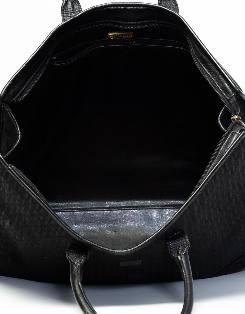 Fendi - Sac fourre-tout monogrammé Zucchiano XL en toile noire vintage en vente 2