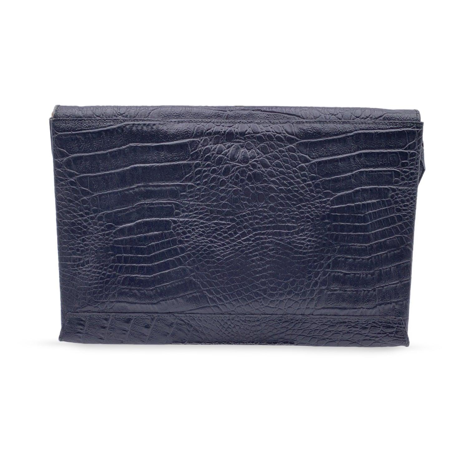 Fendi Vintage Schwarze geprägte Portfolio-Clutch mit Riemen im Zustand „Gut“ im Angebot in Rome, Rome