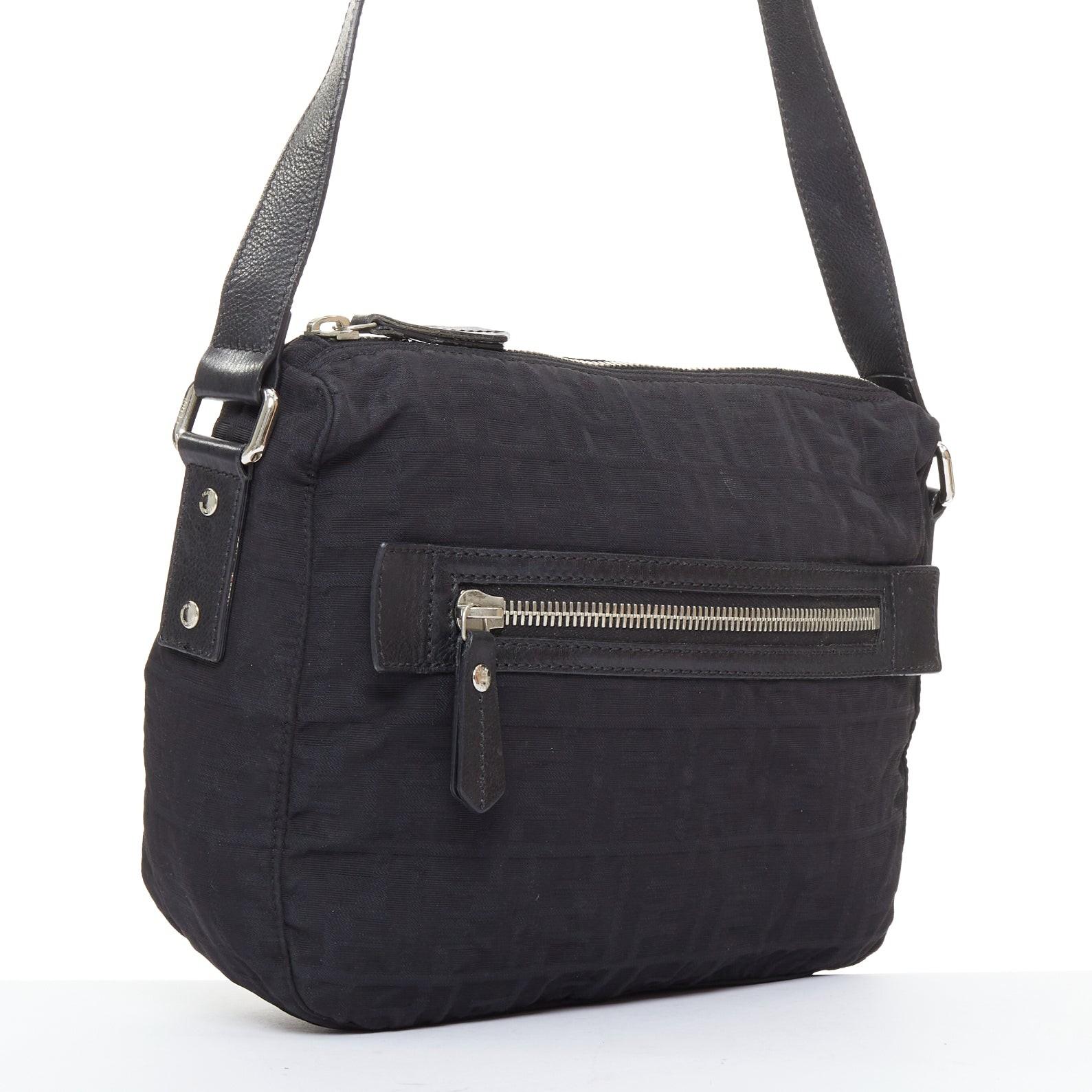FENDI Vintage negro FF Zucca monograma cuero ribete crossbody messenger bag Negro en venta