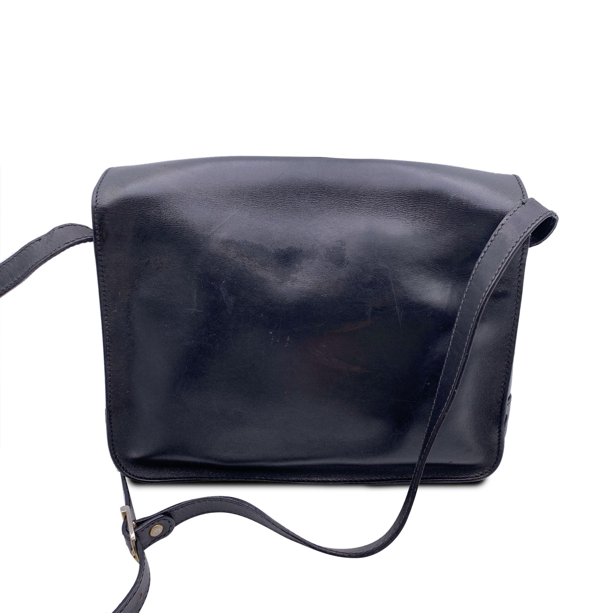 Fendi Vintage Black Leather Janus Messenger Shoulder Bag In Good Condition In Rome, Rome