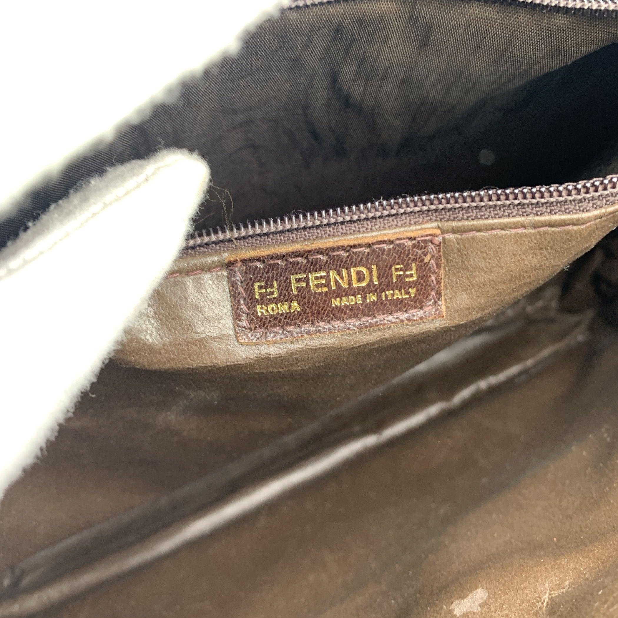Fendi Vintage Brown Leder Stitching Messenger Bag für Damen oder Herren im Angebot