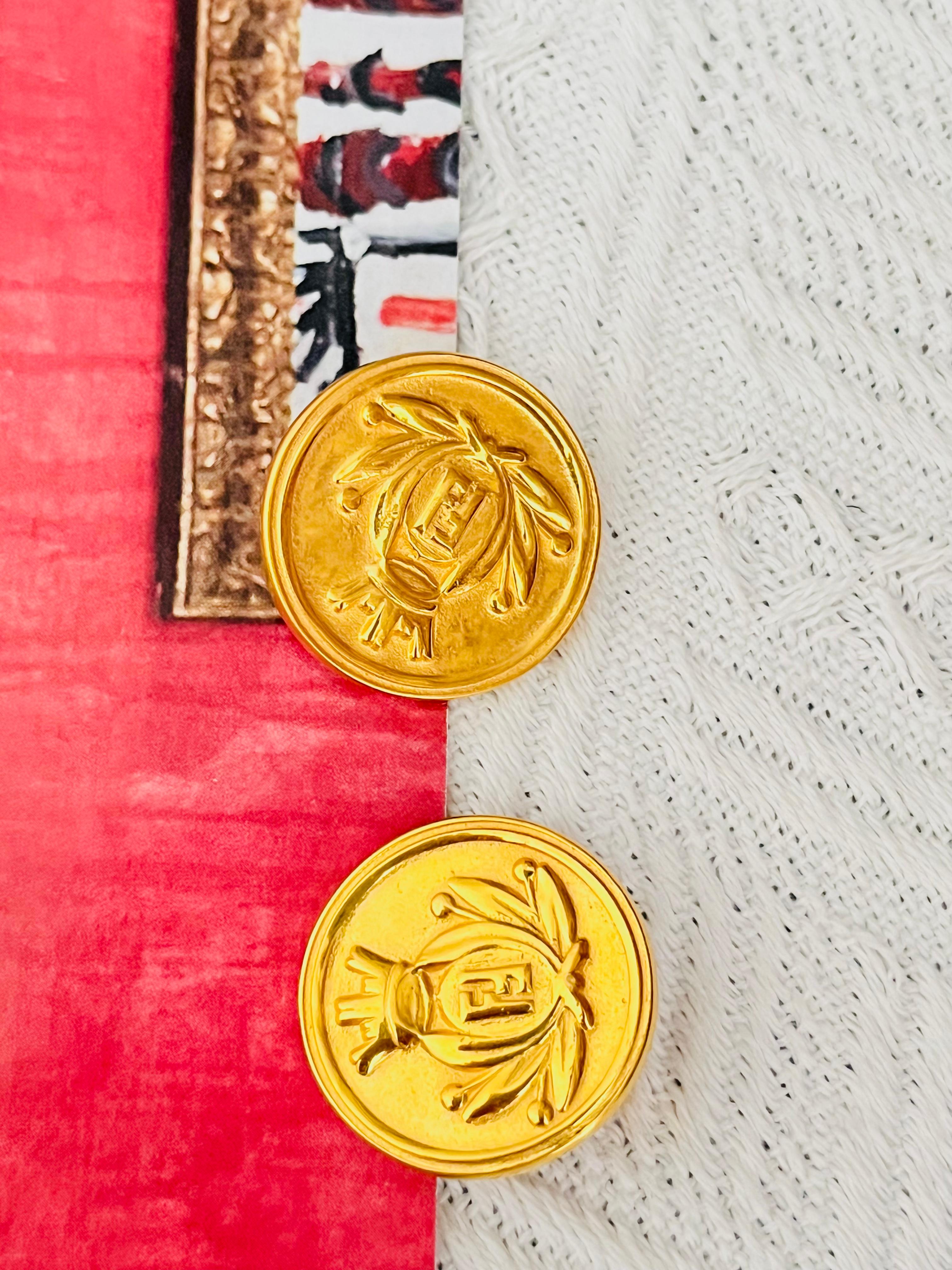 Fendi Vintage Crown Crest Logo F Fendista Insignia Roma 1925 Round Clip Earrings In Excellent Condition For Sale In Wokingham, England