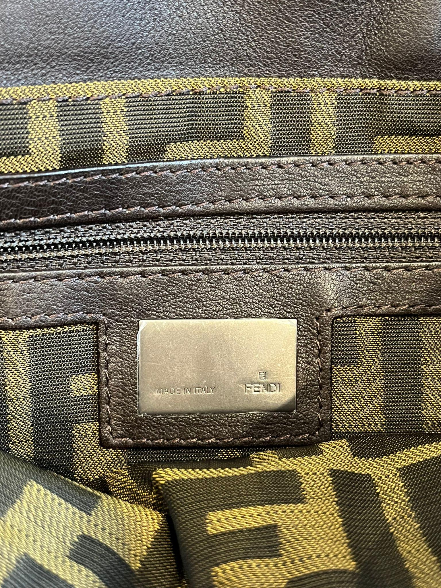 Fendi Vintage 'Fendi' Logo Leather Bag For Sale 3