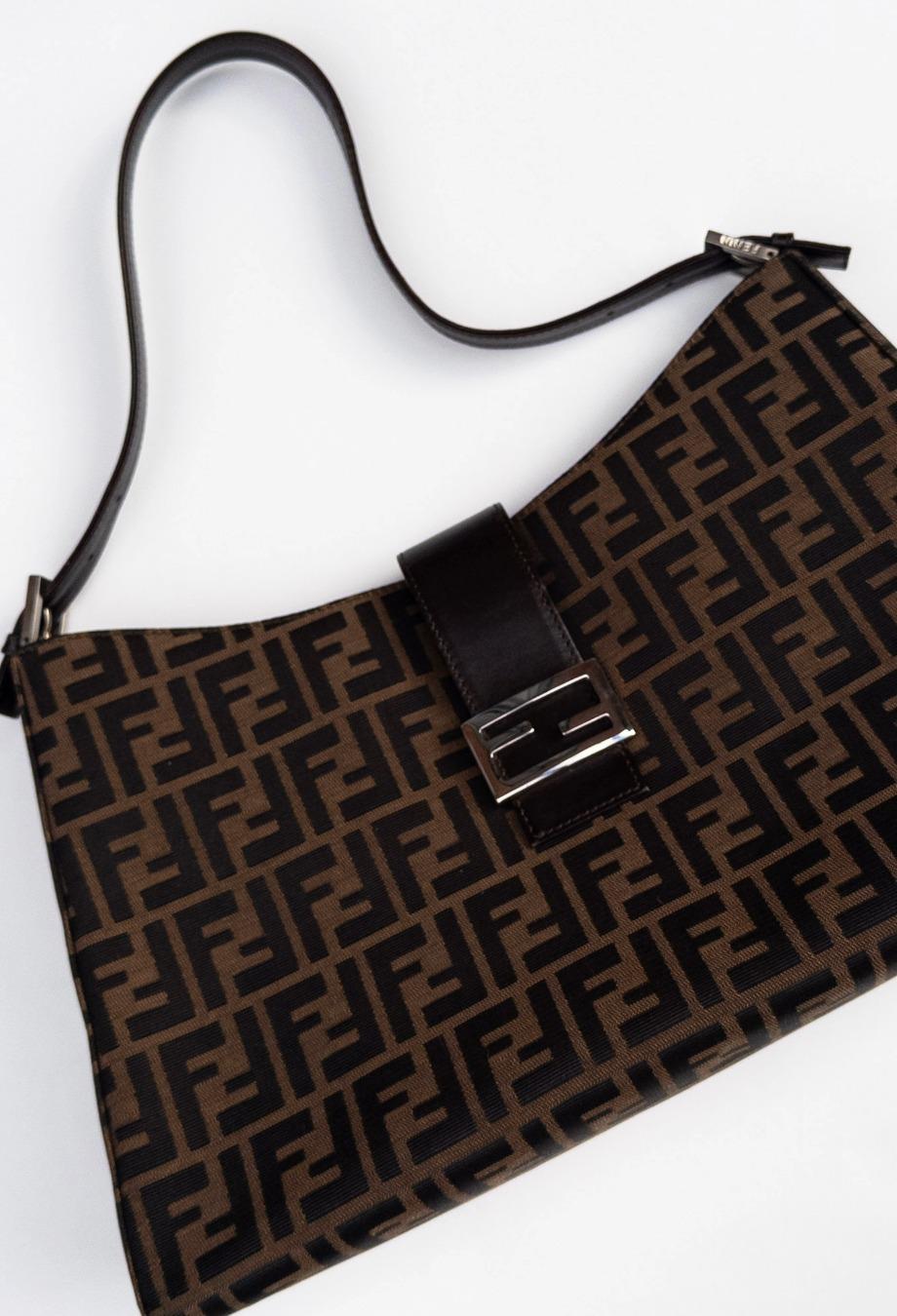 Fendi Vintage FF JUMBO Tasche in Übergröße (Schwarz) im Angebot
