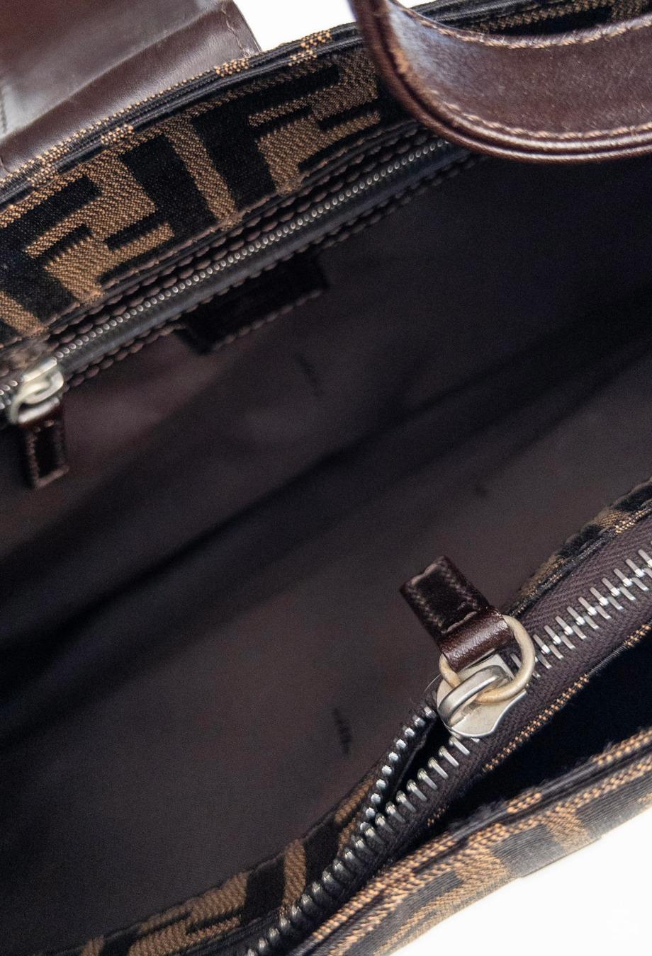 Fendi Vintage FF JUMBO Tasche in Übergröße im Angebot 2