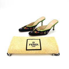 Fendi Vintage-Pumps im Slip-On-Stil mit Blumenmuster und Perlenverzierung, Größe 6