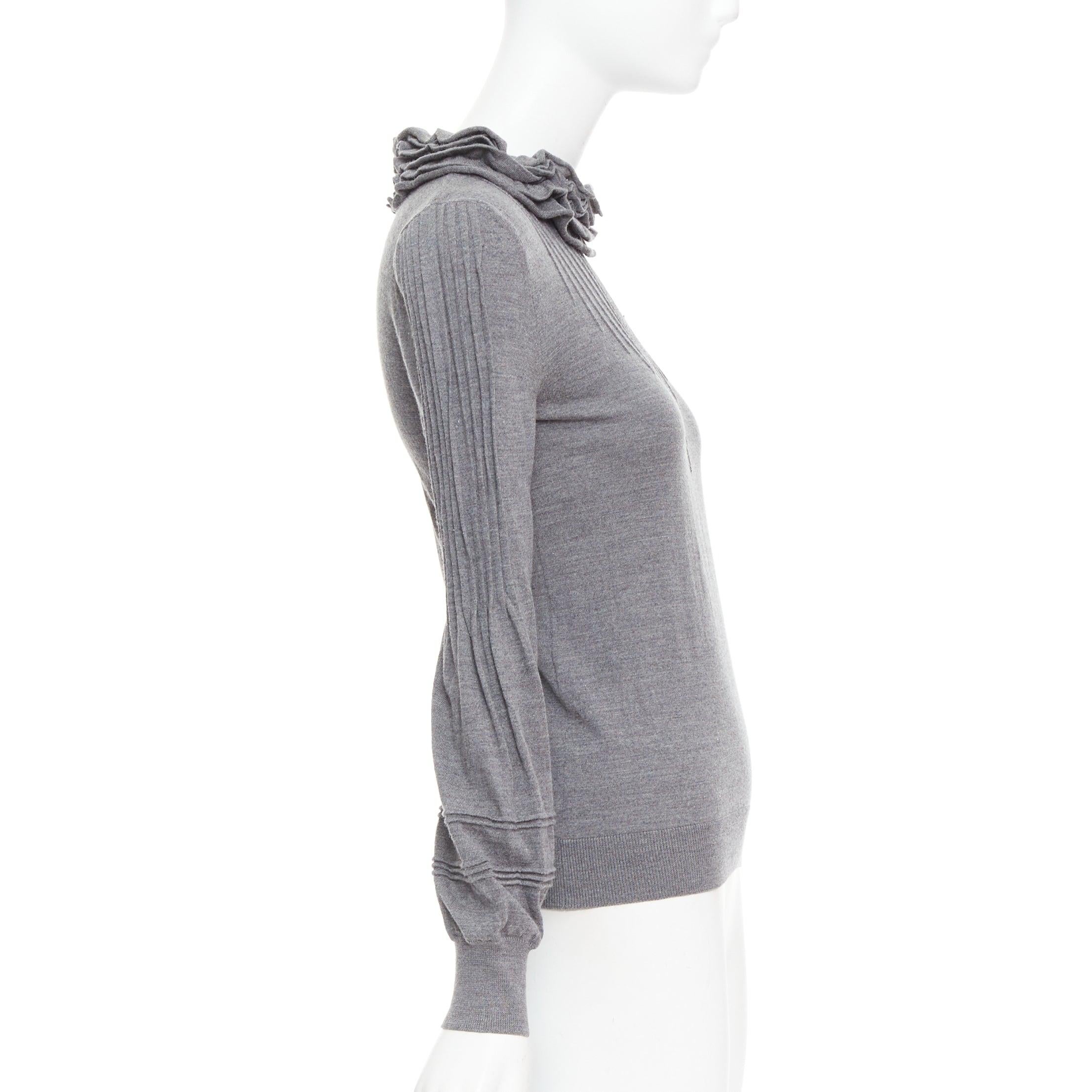 FENDI Vintage grey extrafine wool ruffle collar pleated sweater IT40 S In Fair Condition For Sale In Hong Kong, NT