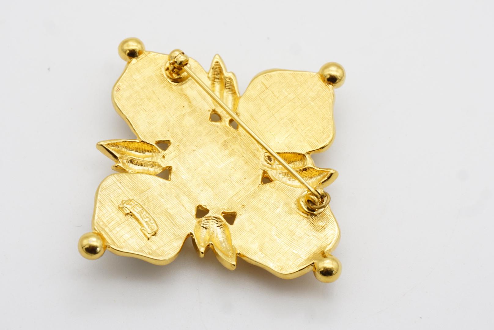 Fendi Vintage Gripoix Logo F Crown Crest Maltese Cross Cabochon Chunky Broche en venta 9