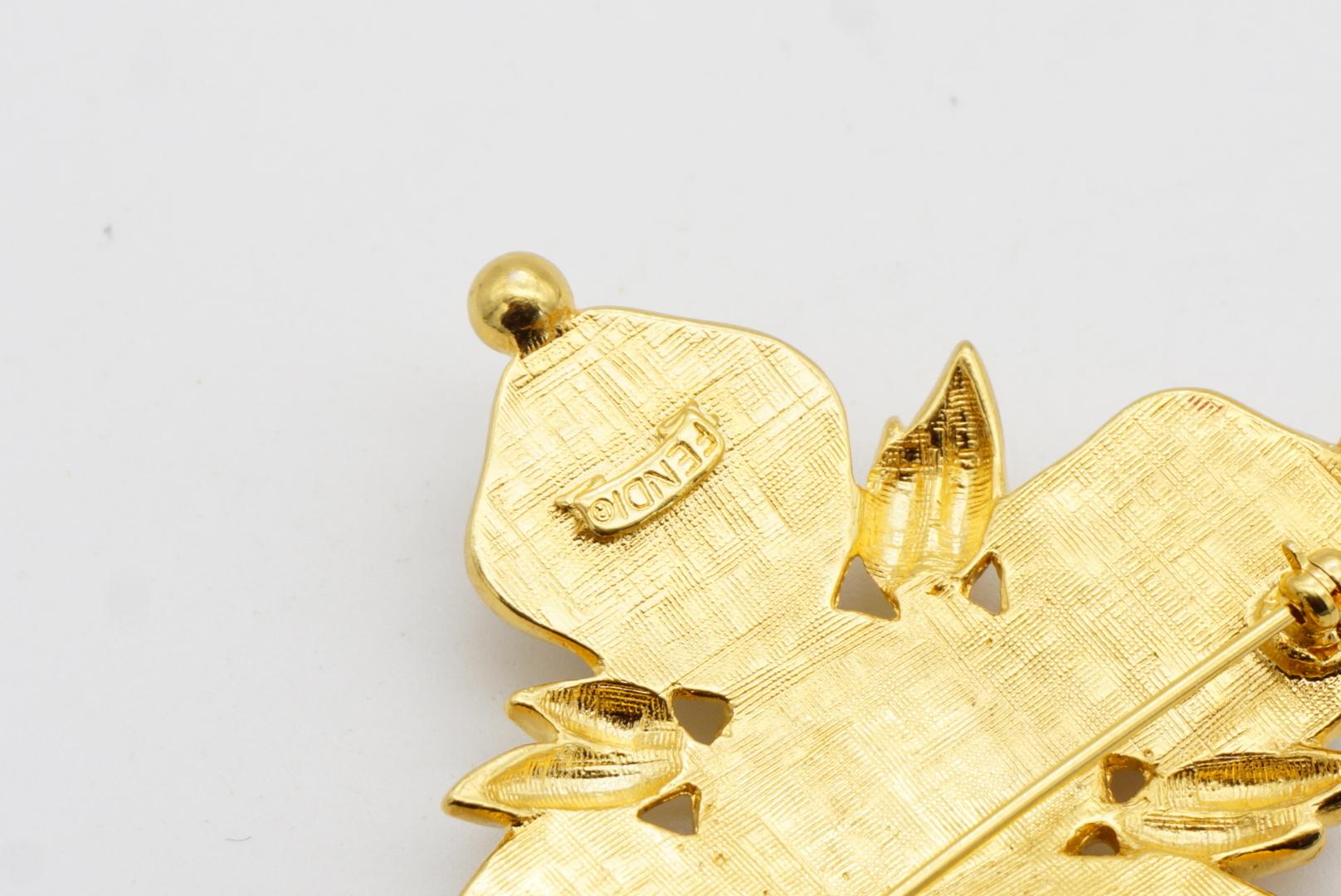 Fendi Vintage Gripoix Logo F Crown Crest Maltese Cross Cabochon Chunky Broche en venta 10