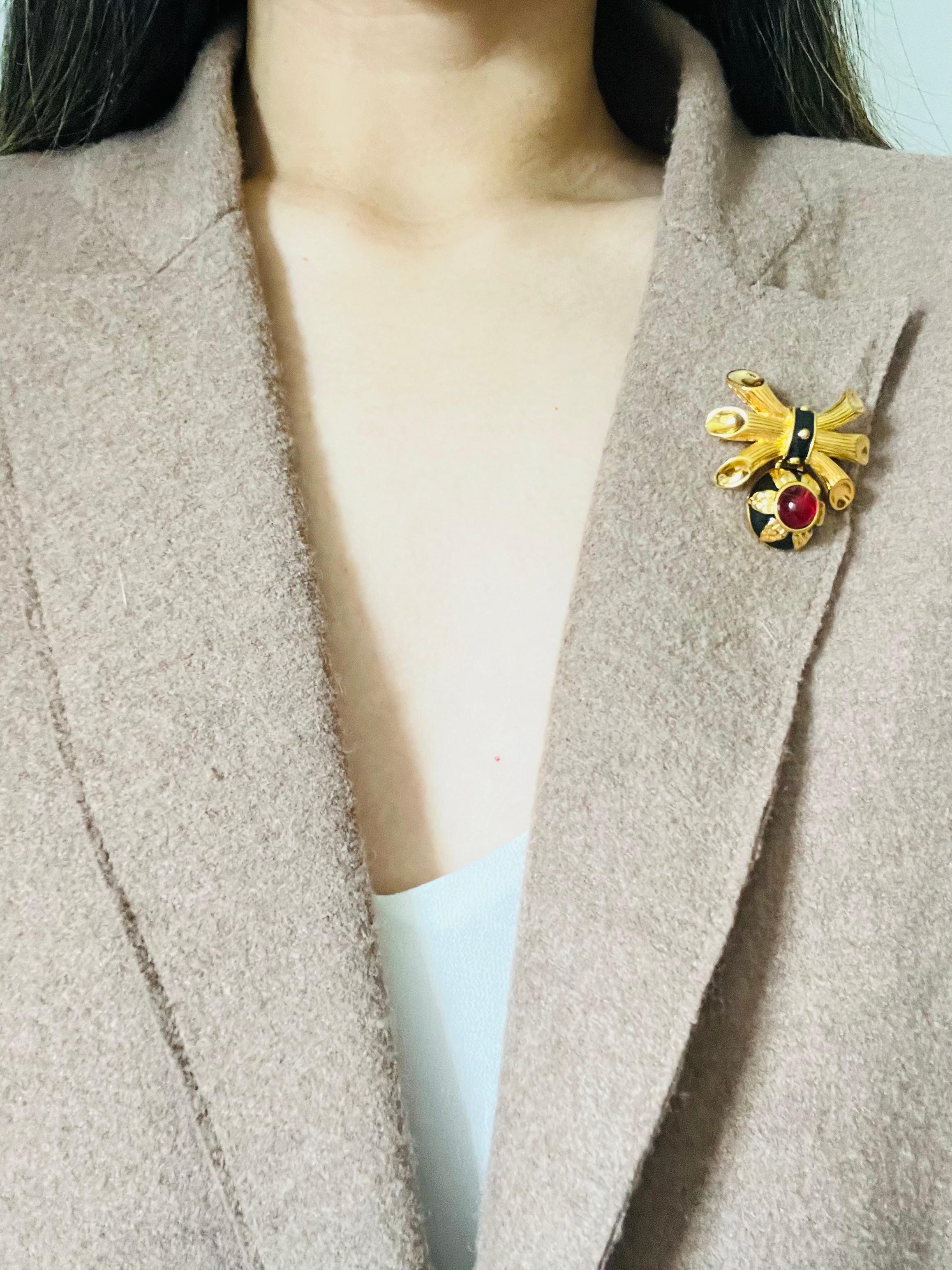 Fendi Vintage Gripoix Rubí Flor Círculo Gota Cristal Colgante Broche Lazo Negro en venta 4