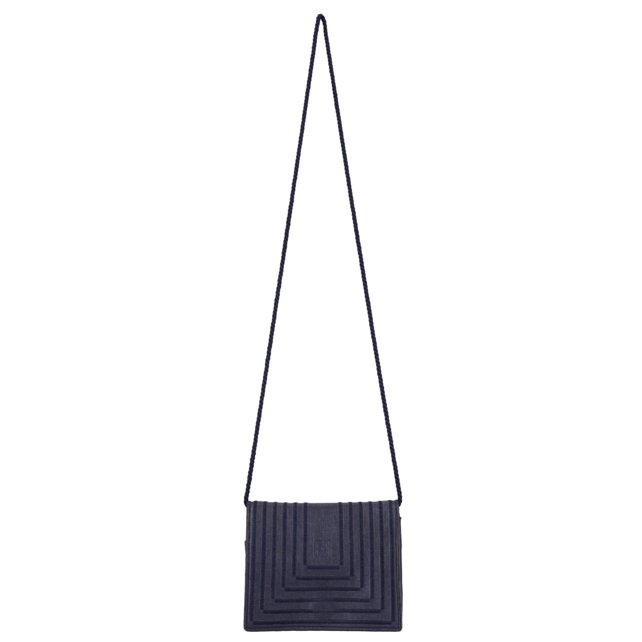 Fendi Vintage Leather Stitch Detail Crossbody/Clutch Bag

Navy bag crafted from leather with stitching design to the front flap.

Featuring logo embossment to the centre, and long shoulder strap.

Featuring tonal, leather interior with zipped