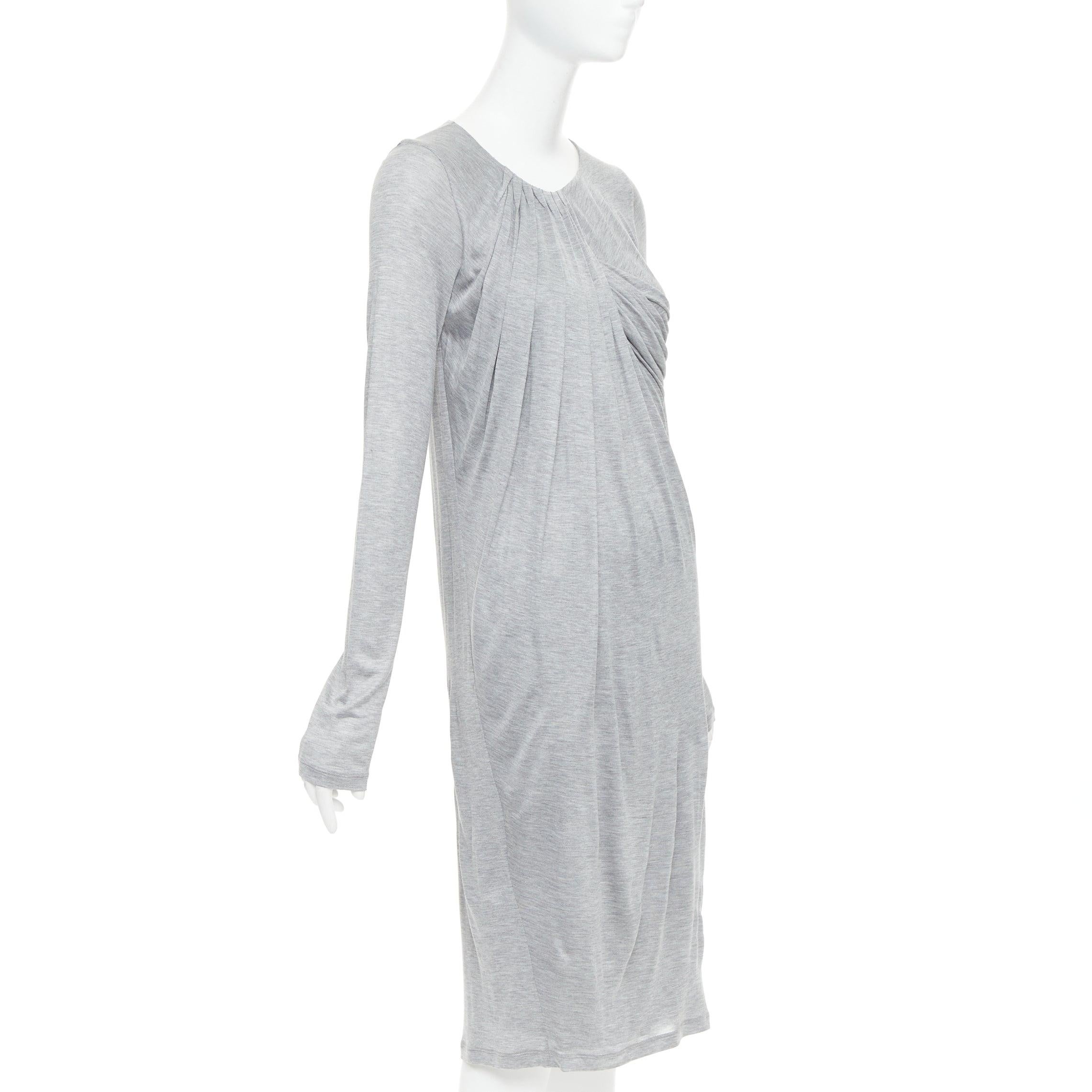 FENDI Vintage hellgrau drapiertes Jersey Rundhals-Midikleid IT40 S (Grau) im Angebot