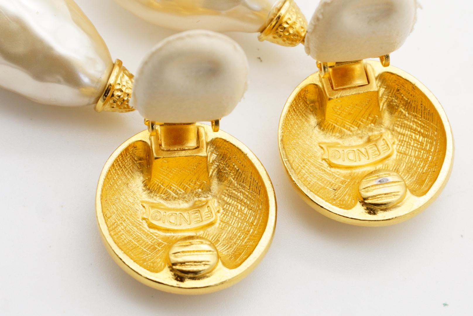 Fendi Vintage Logo F Fendista Kreis Runde weiße Perle Wassertropfen-Ohrclips, F Fendista im Angebot 9