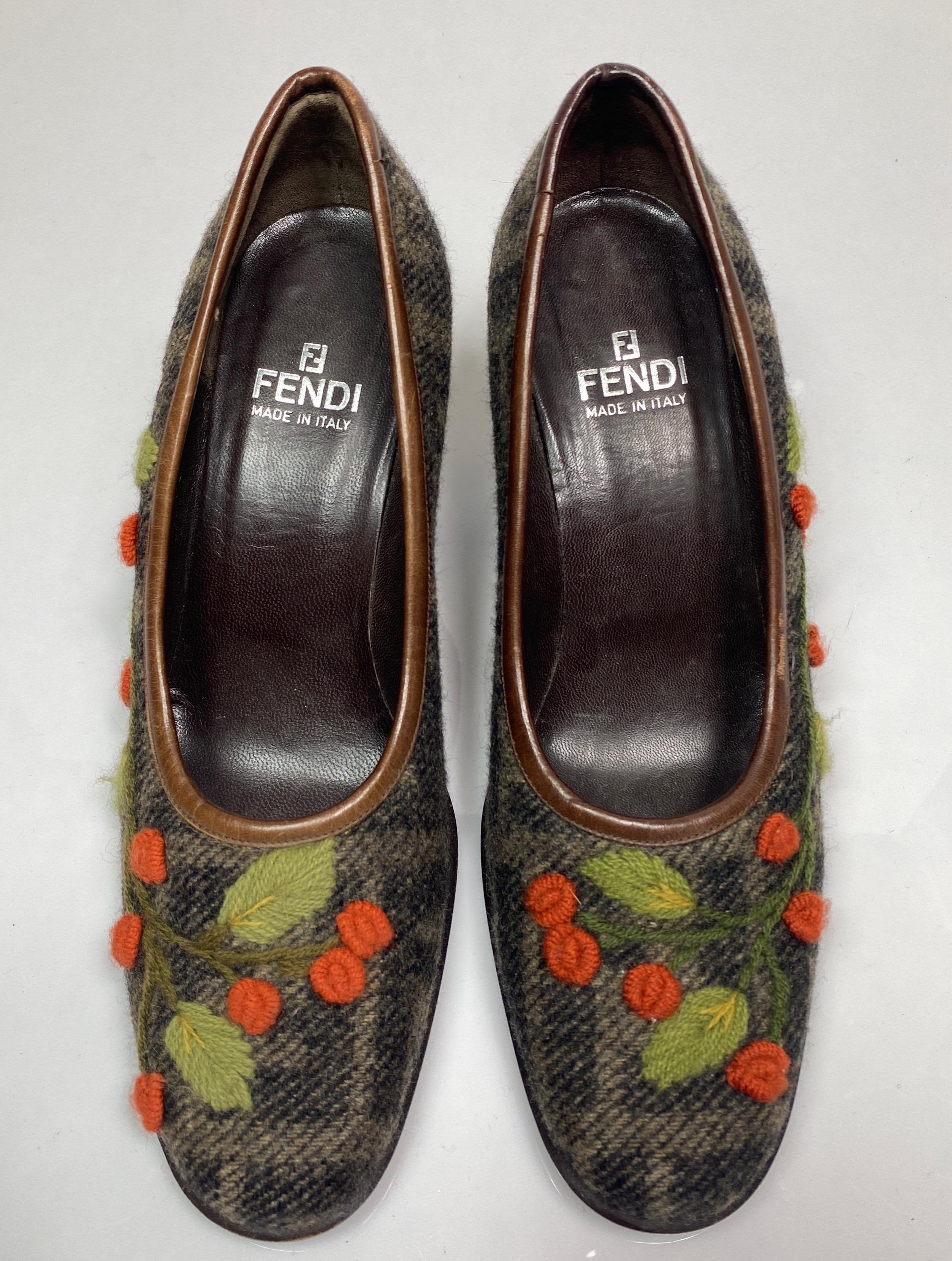 Fendi Vintage Logo Print Wool Embroidered Pump - Size 5.5  For Sale 1